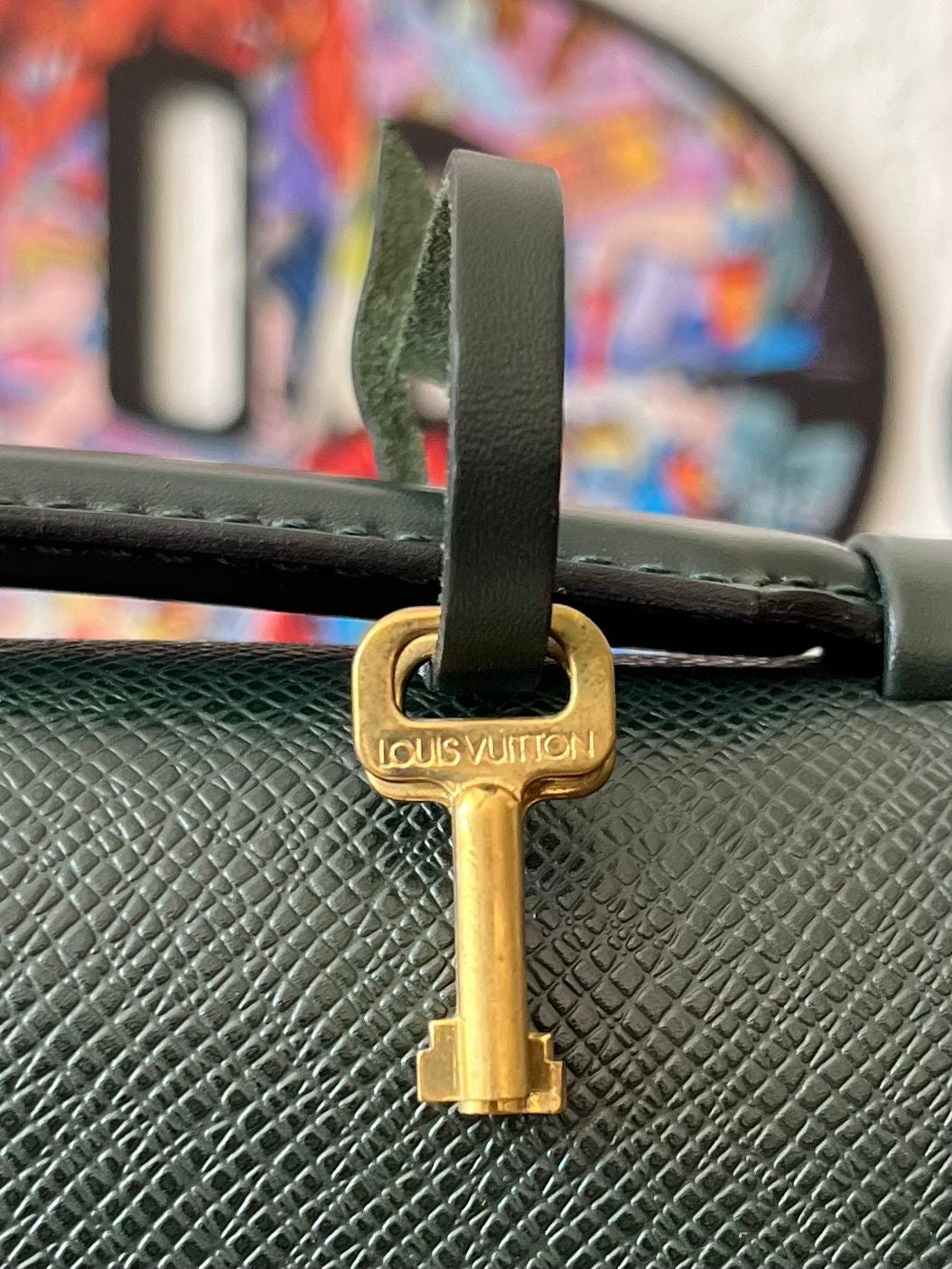 Louis Vuitton Serviette Kourad