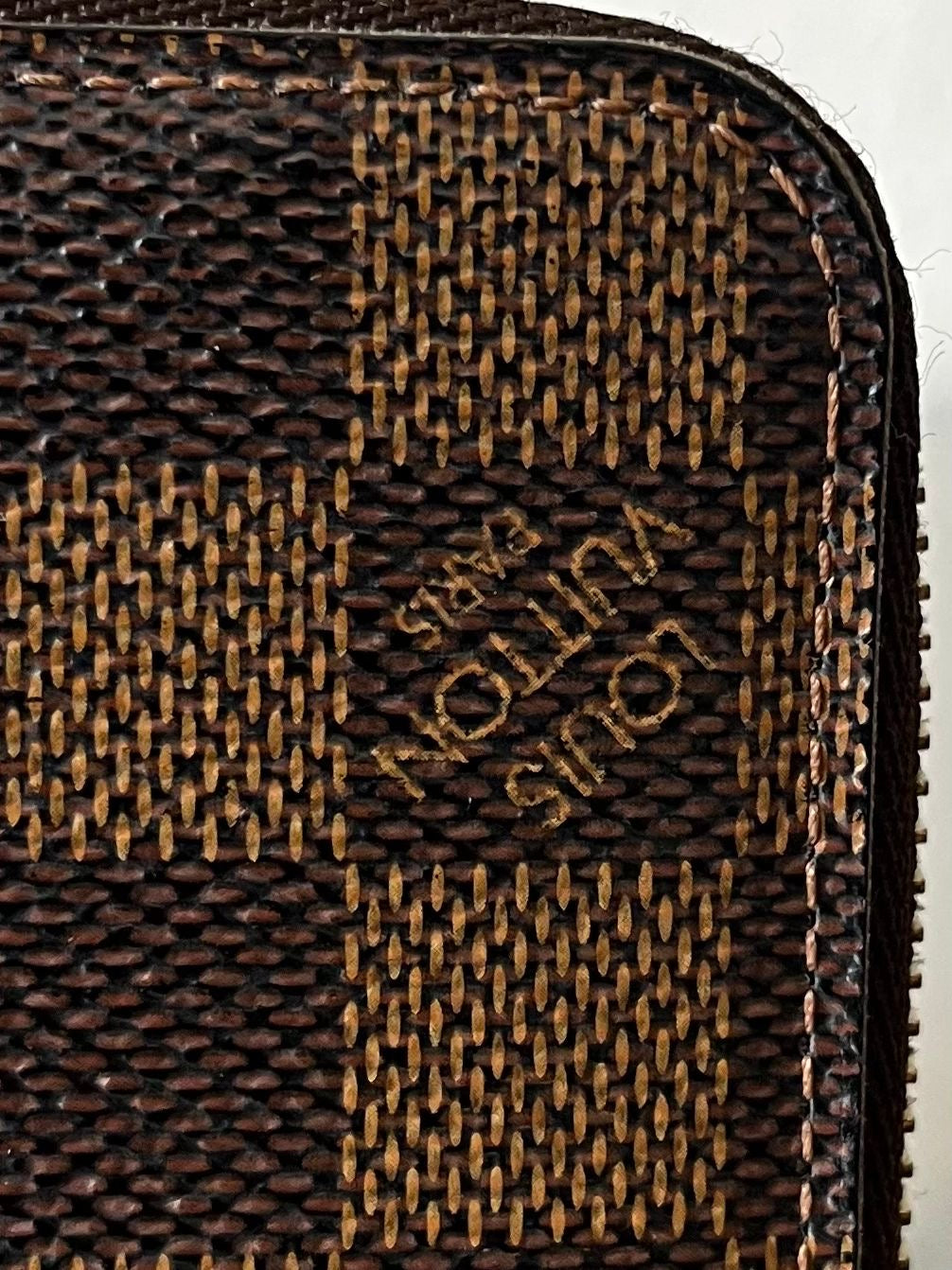 Louis Vuitton Zippy Damier