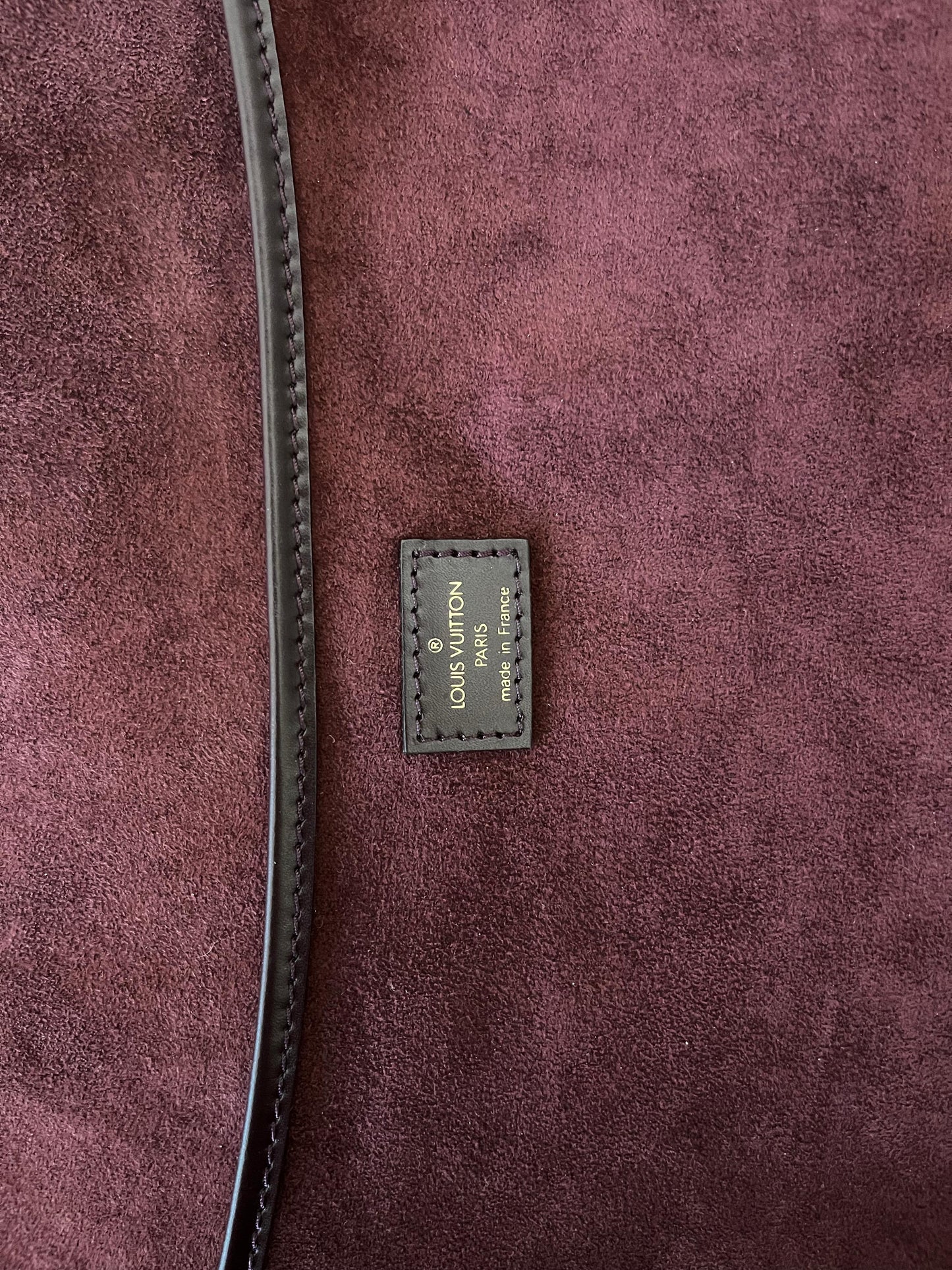 Louis Vuitton Helanga Taiga