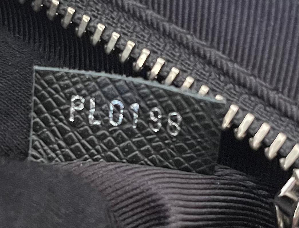Louis Vuitton Roman MM Taiga Messenger