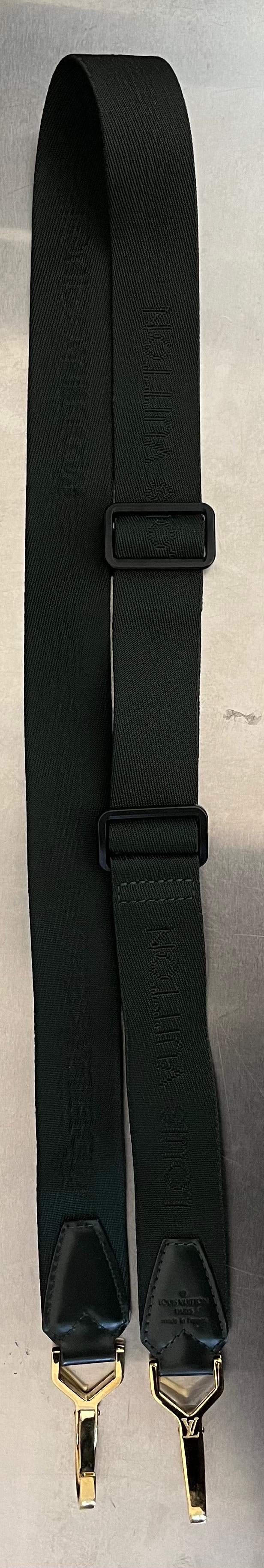 Louis Vuitton Kendall GM Taiga Leder