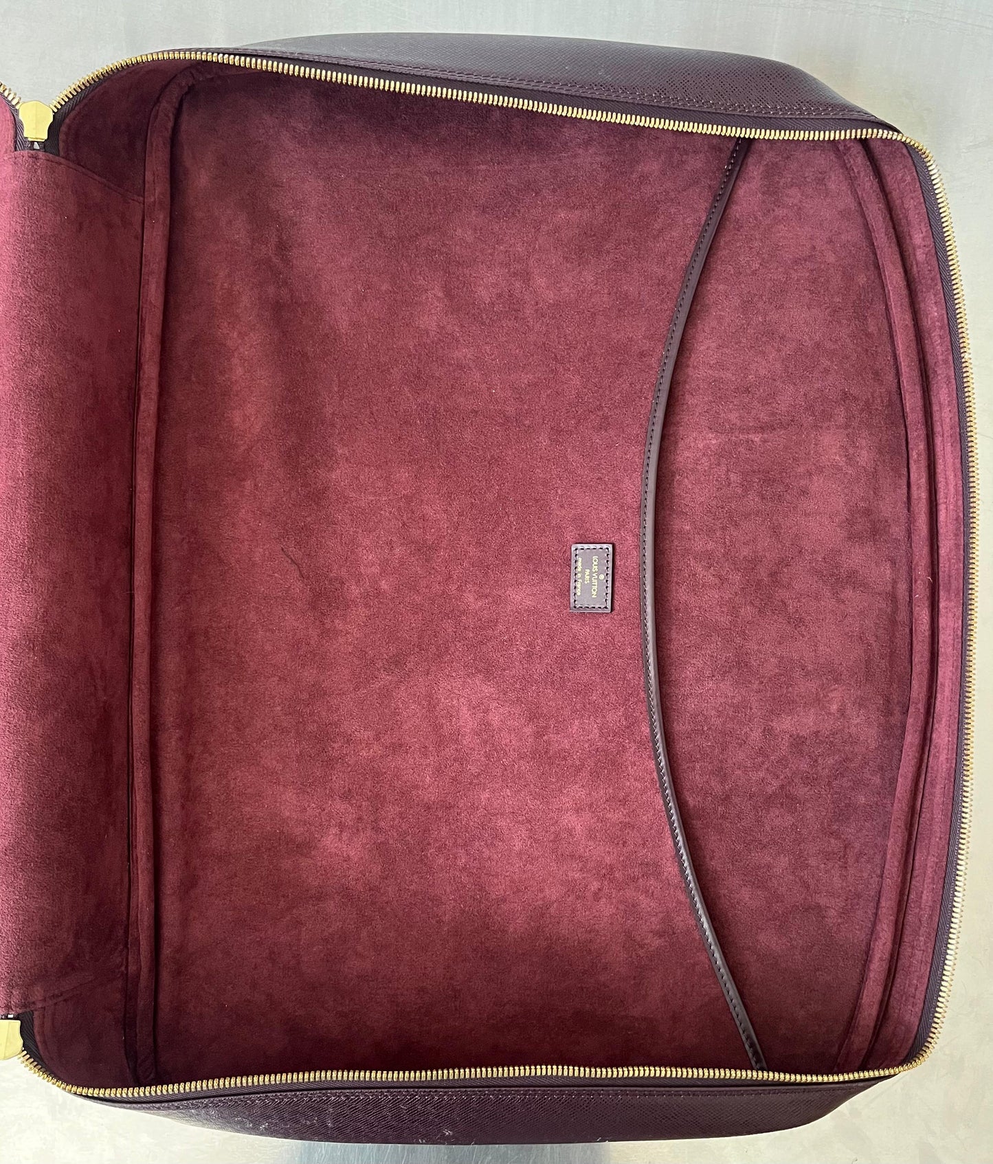 Louis Vuitton Helanga Taiga