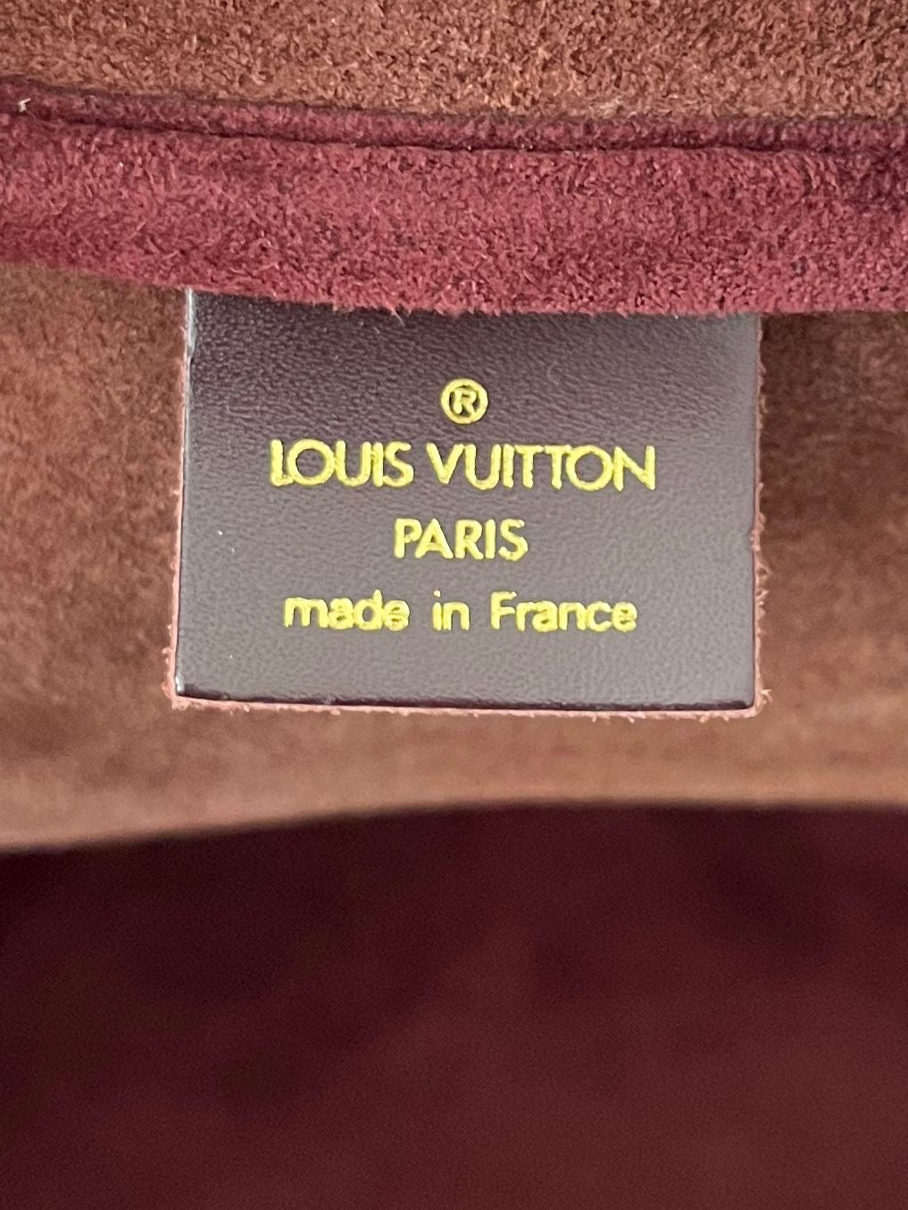 Louis Vuitton Kendall GM Taiga Leder