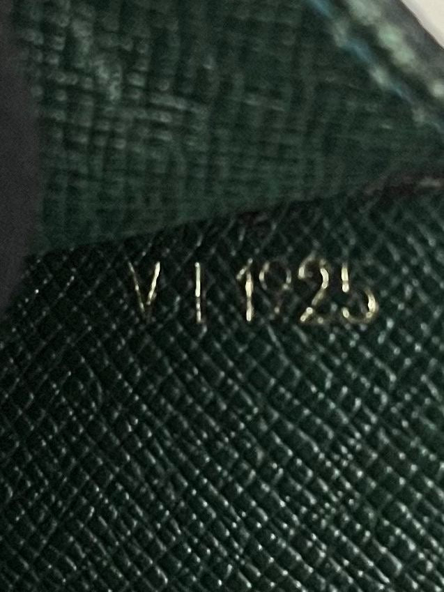 Louis Vuitton Serviette Kourad