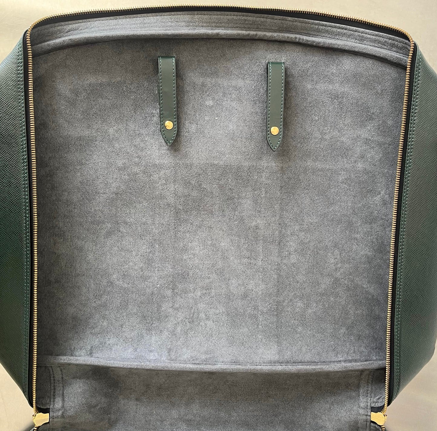 Louis Vuitton Helanga Taiga