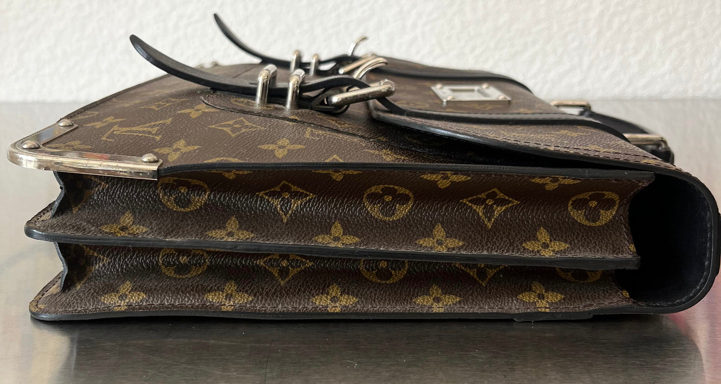 Louis Vuitton Larry Monogram Makassar