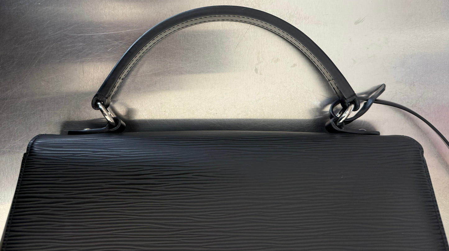 Louis Vuitton Cluny MM Epi
