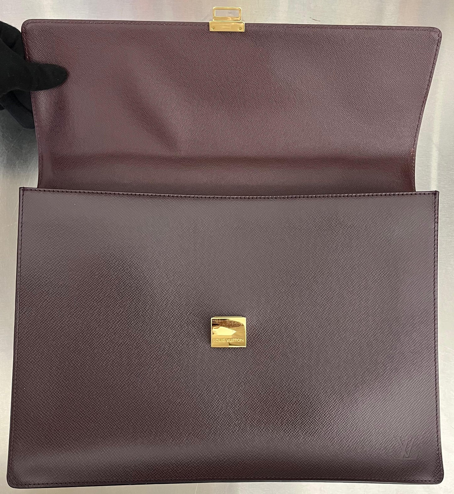Louis Vuitton Angara Taiga