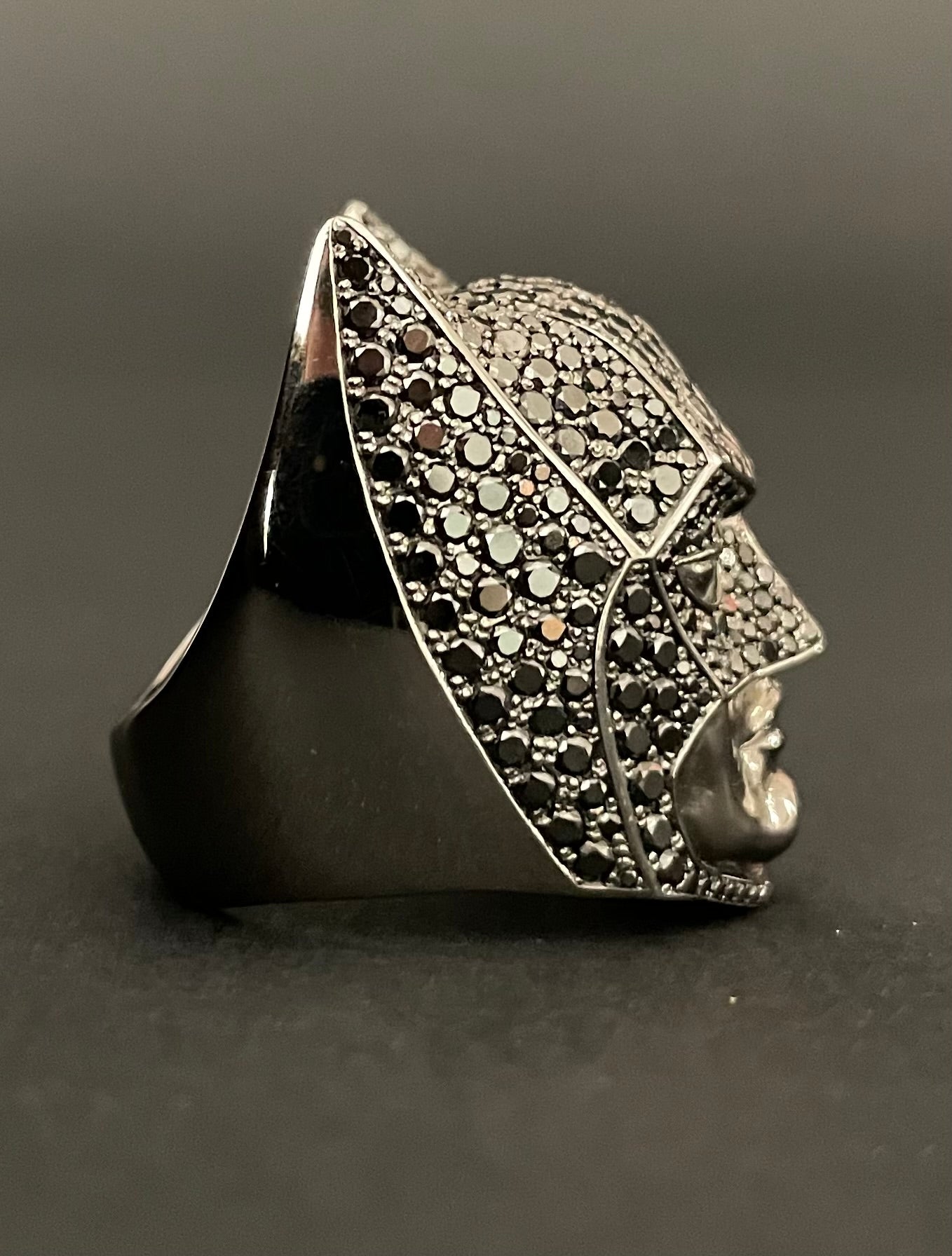 One Of A Kind Batman Ring 750/- Weißgold 3,73ct schwarze Diamanten