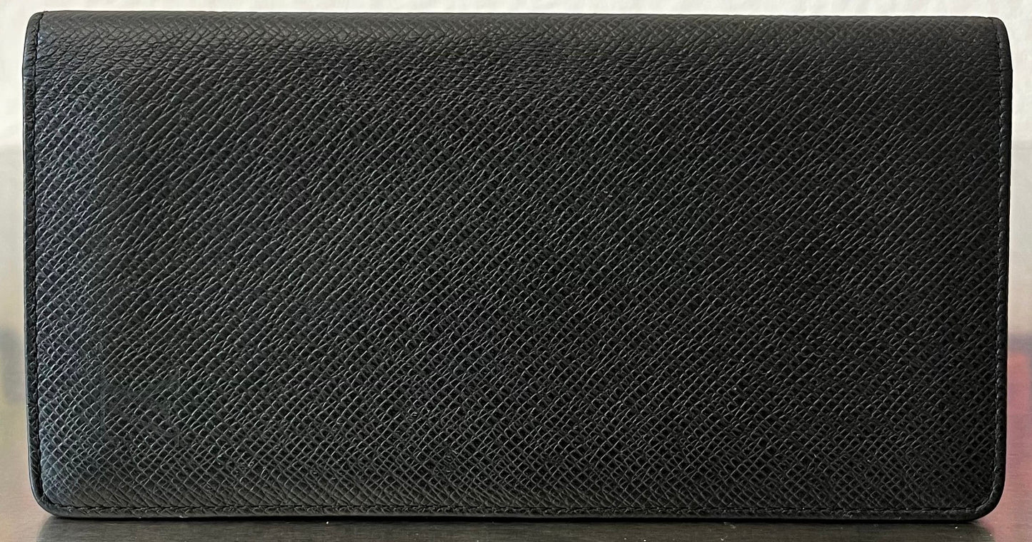 Louis Vuitton Brazza Taiga