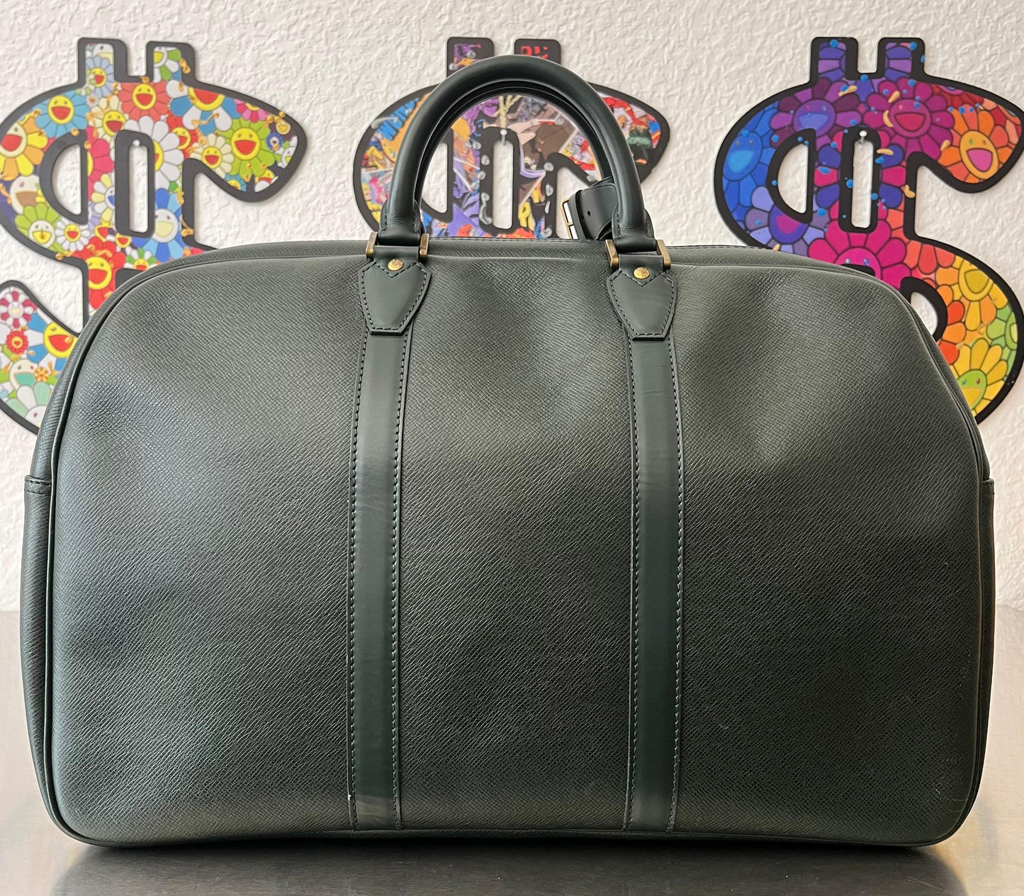 Louis Vuitton Kendall PM Taiga Leder