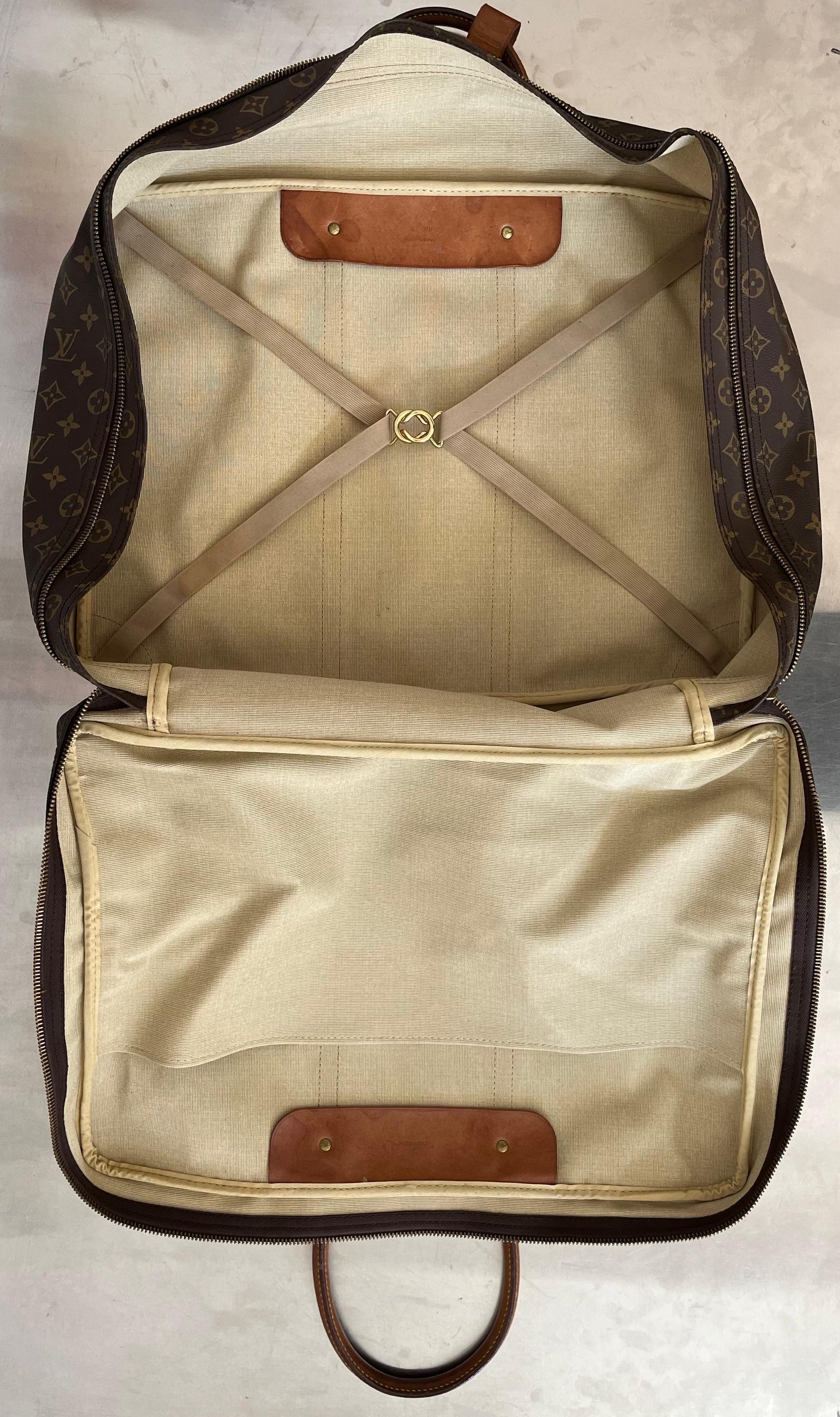 Louis Vuitton Sirius 50