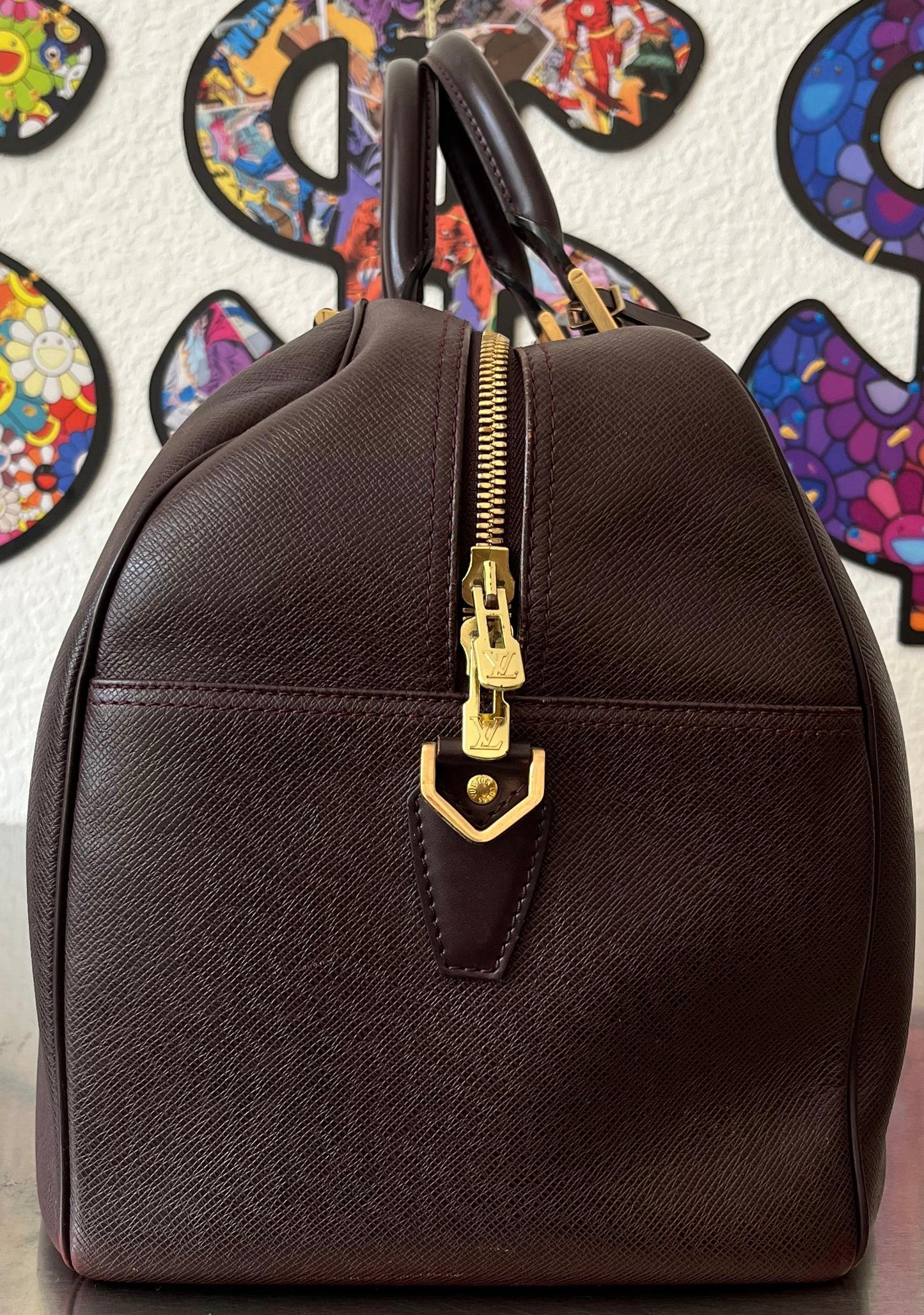 Louis Vuitton Kendall PM Taiga Leder
