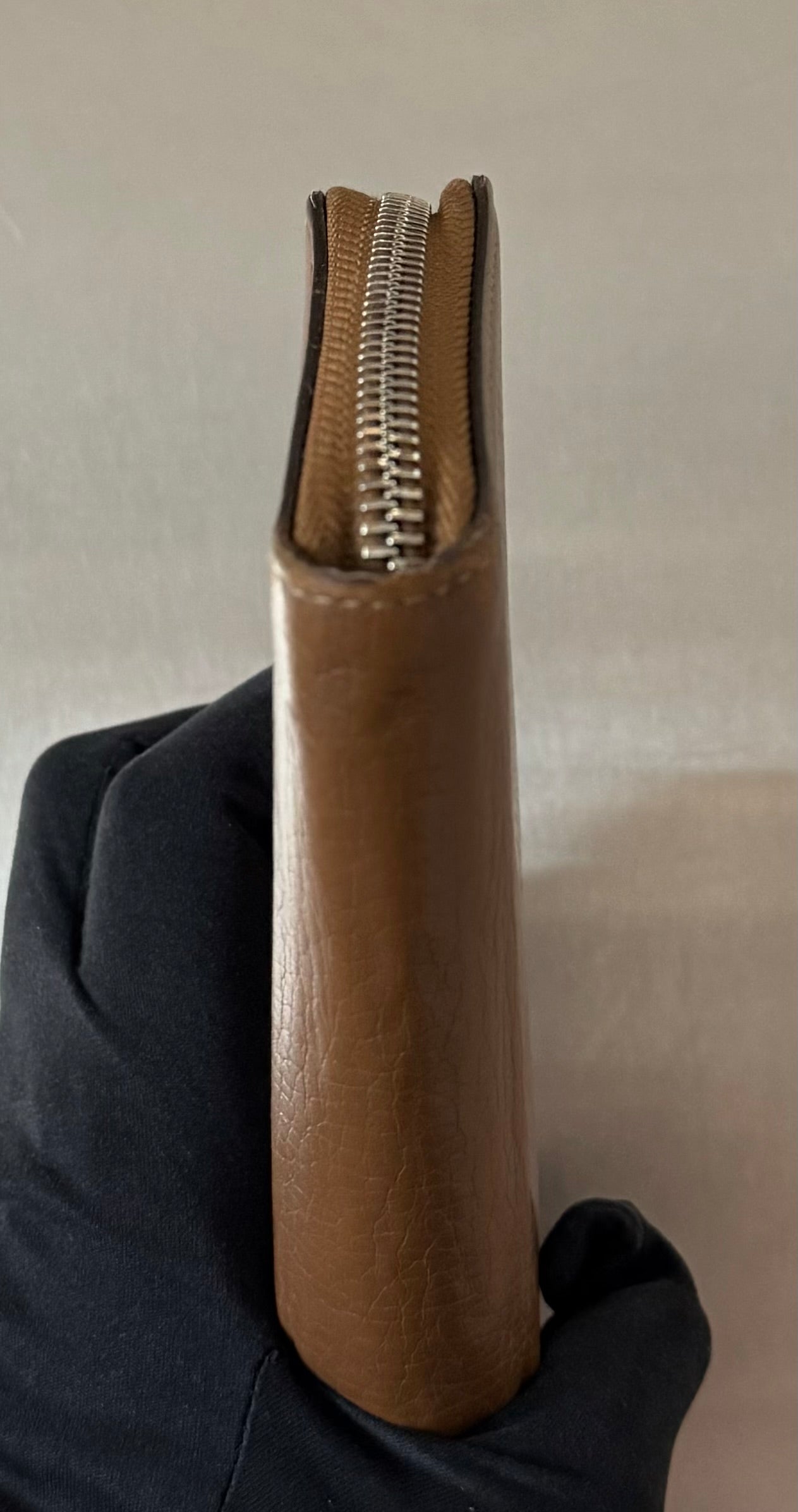 Louis Vuitton Zippy Vertical Taurillon Leder