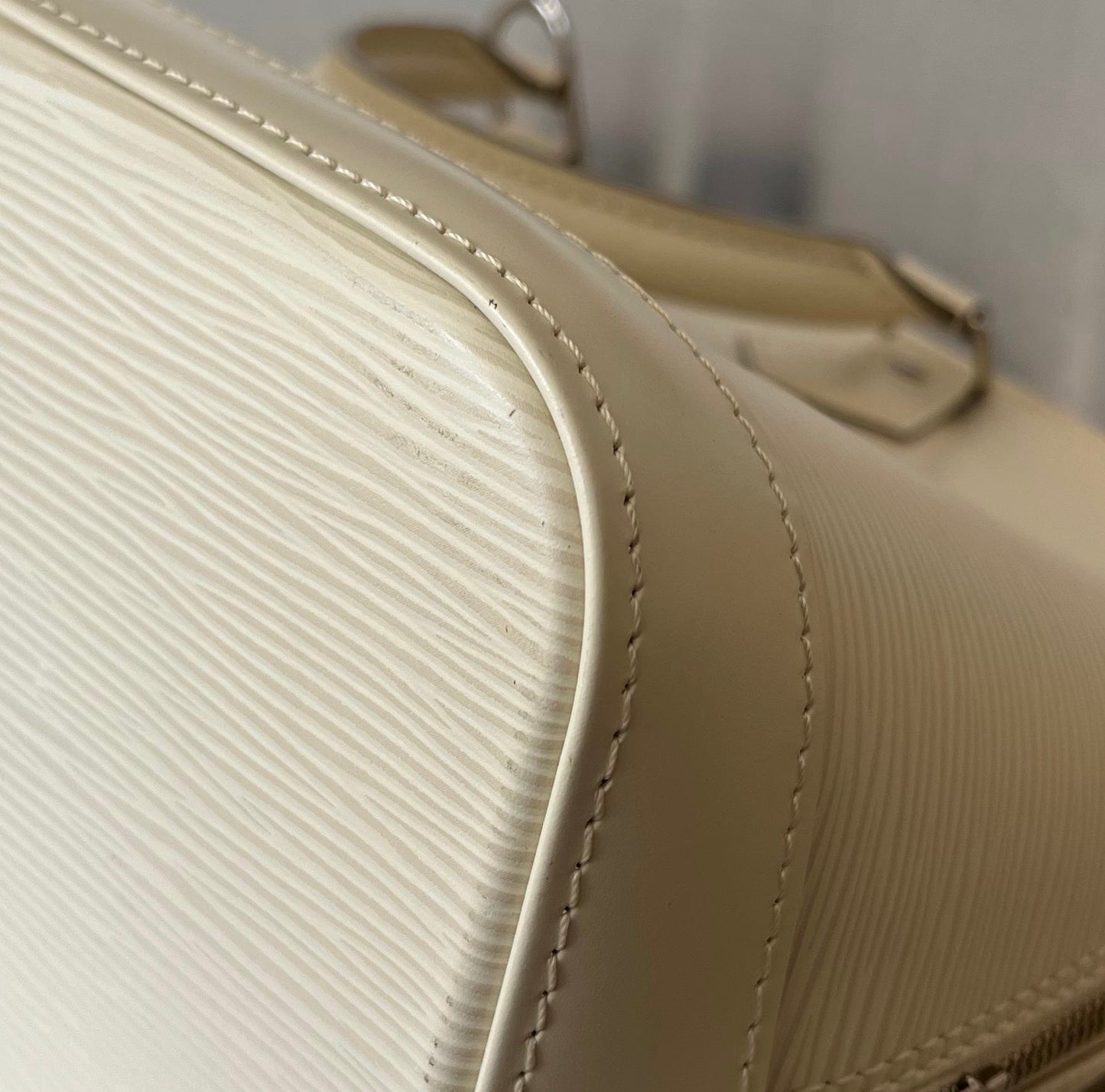 Louis Vuitton Alma PM Epi