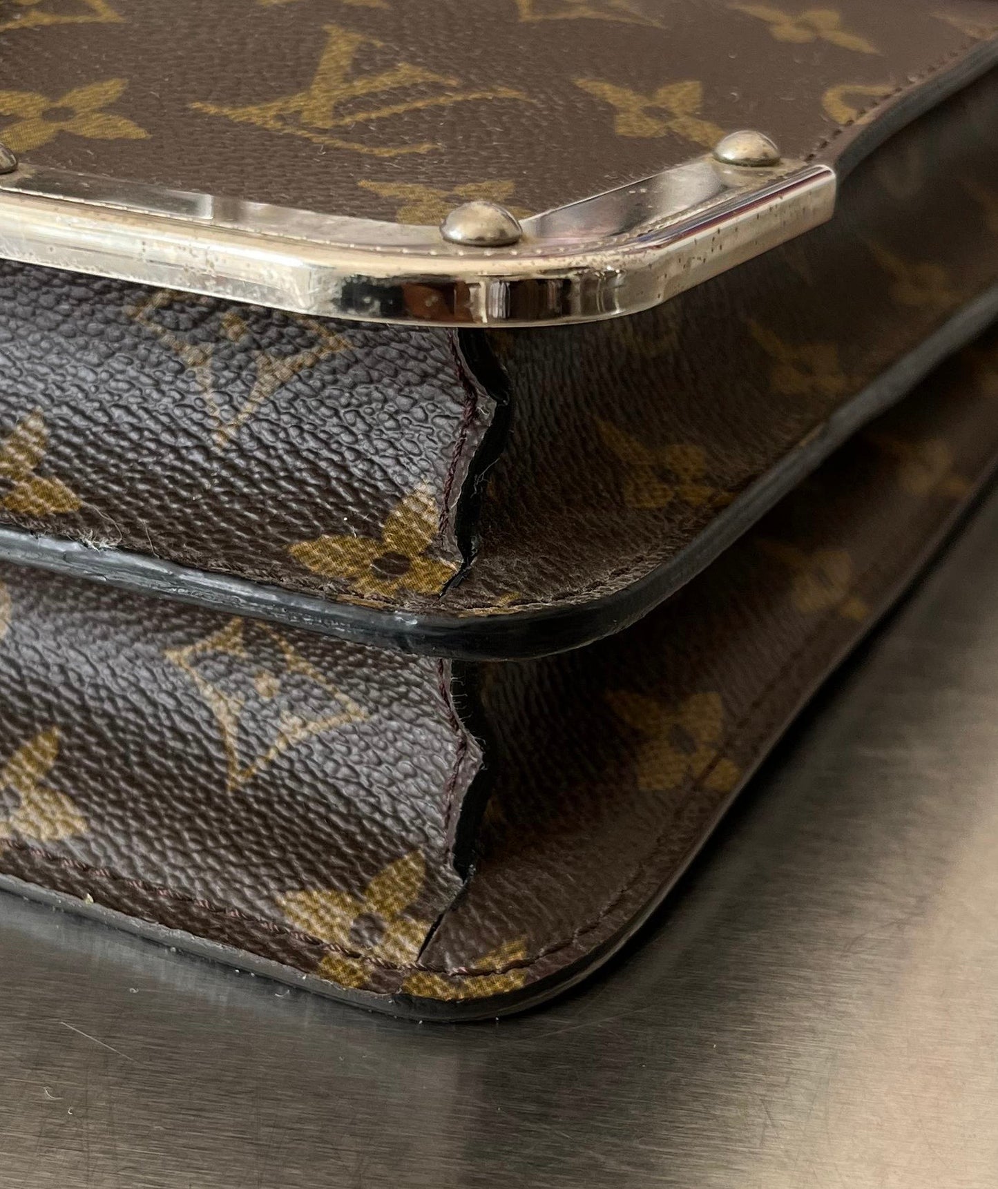 Louis Vuitton Larry Monogram Makassar