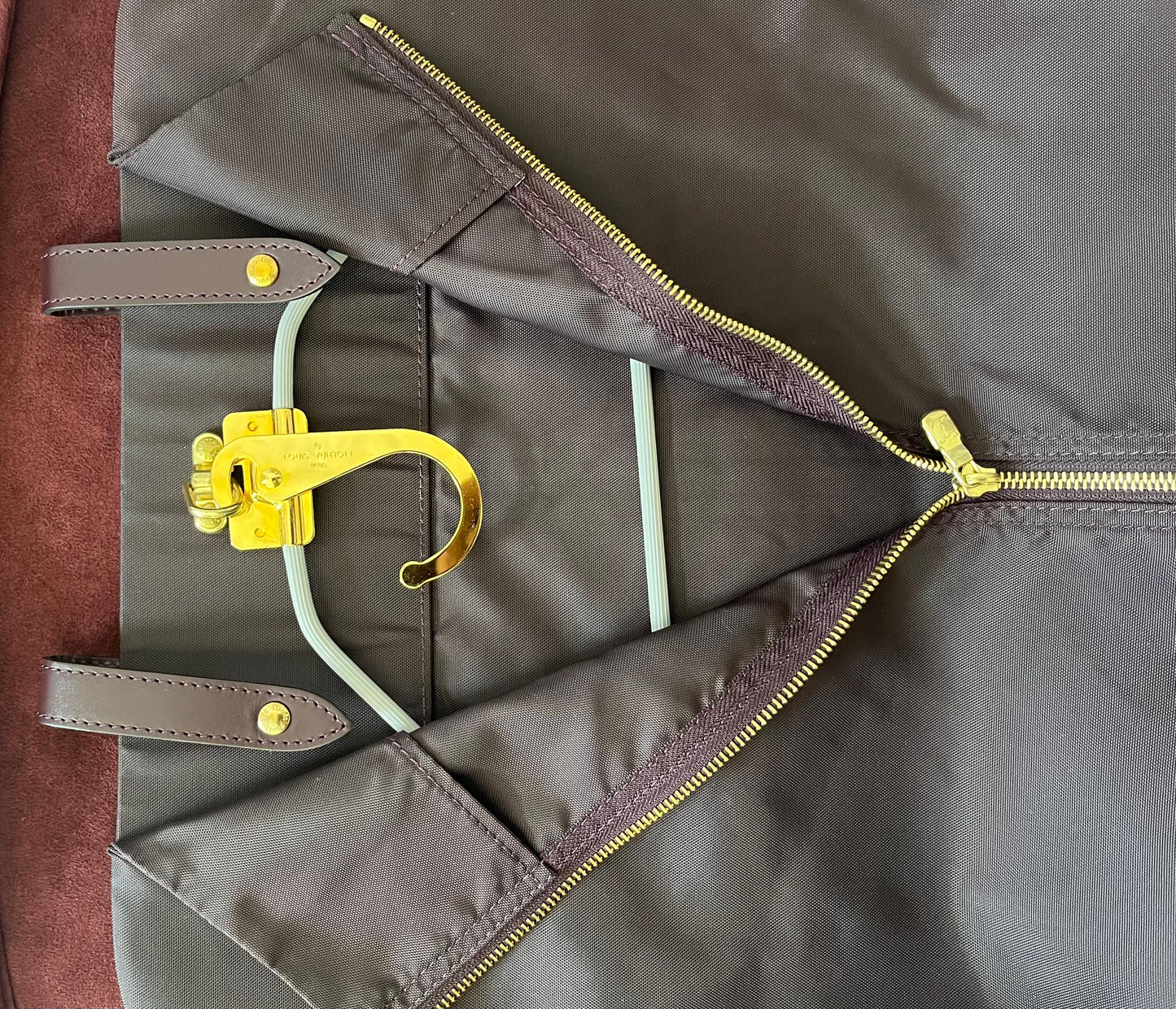 Louis Vuitton Helanga Taiga