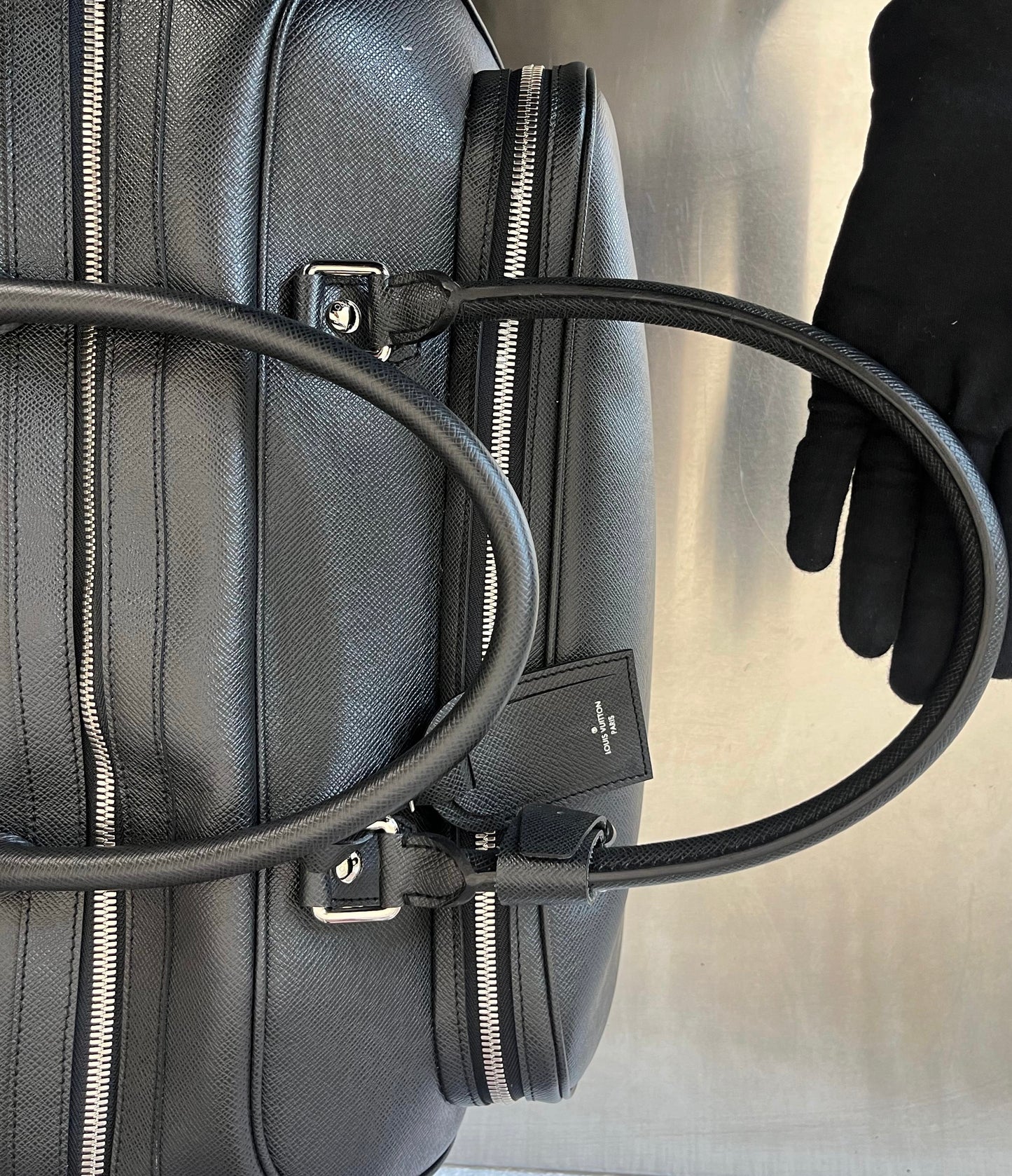 Louis Vuitton Nikolai Taiga Leder