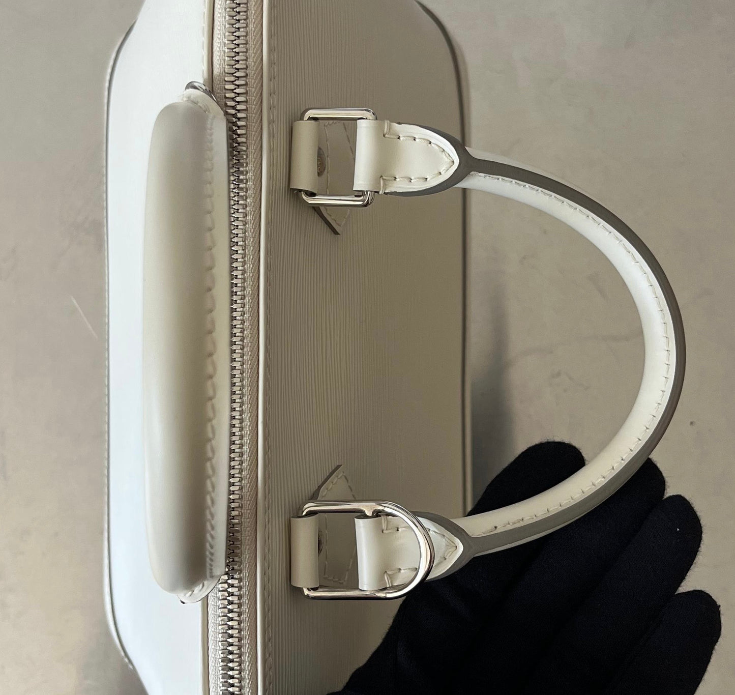 Louis Vuitton Alma PM Epi