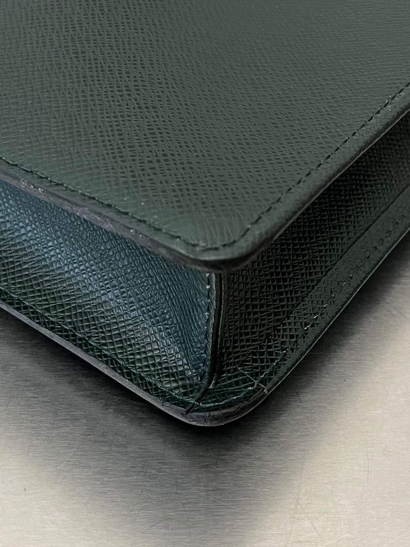 Louis Vuitton Serviette Kourad