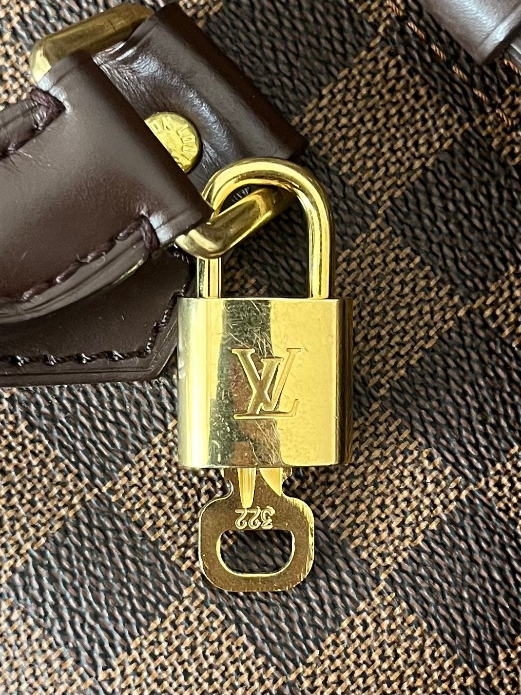 Louis Vuitton Cruiser Bag 40 Damier