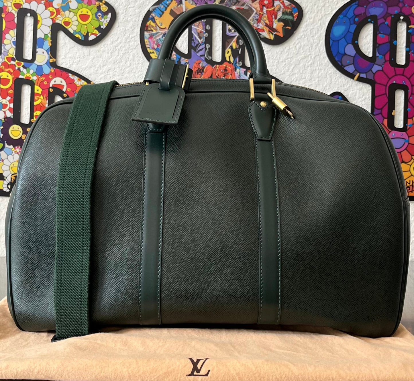 Louis Vuitton Kendall PM Taiga Leder