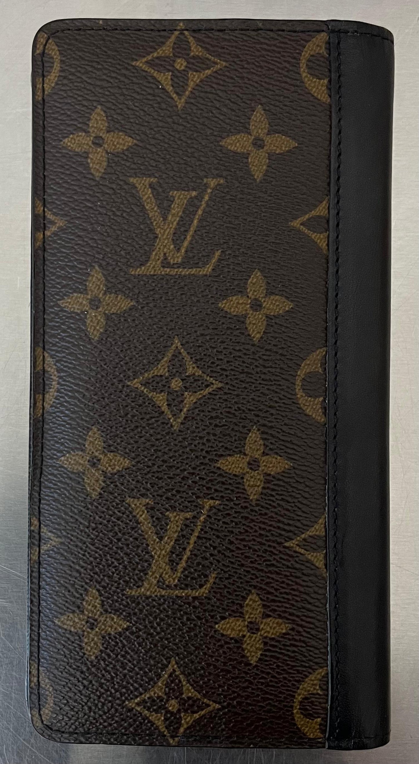 Louis Vuitton Brazza Macassar