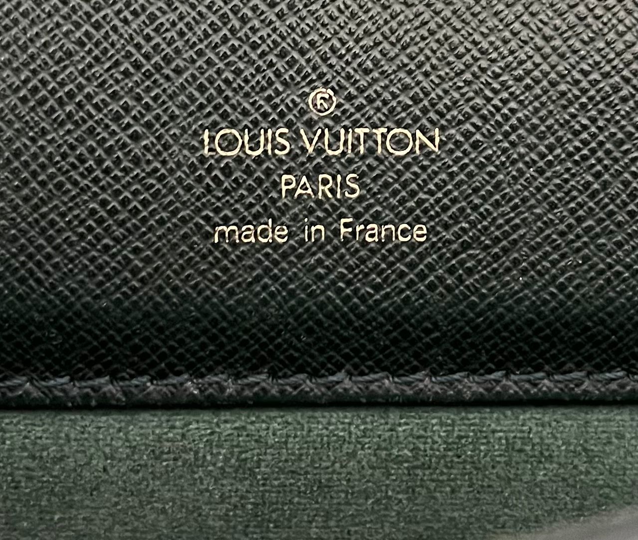 Louis Vuitton Serviette Kourad