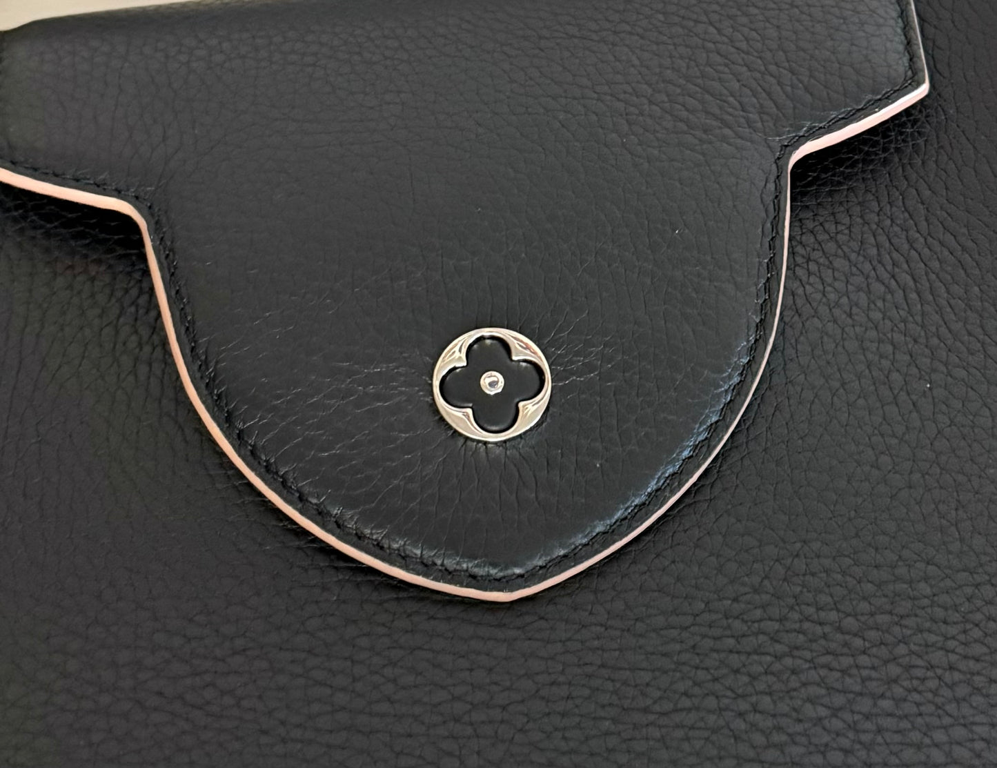Louis Vuitton Capucines MM