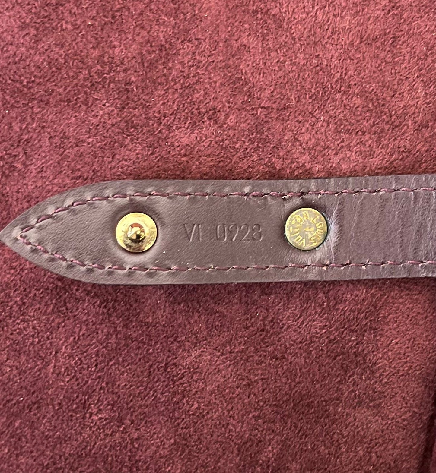 Louis Vuitton Helanga Taiga