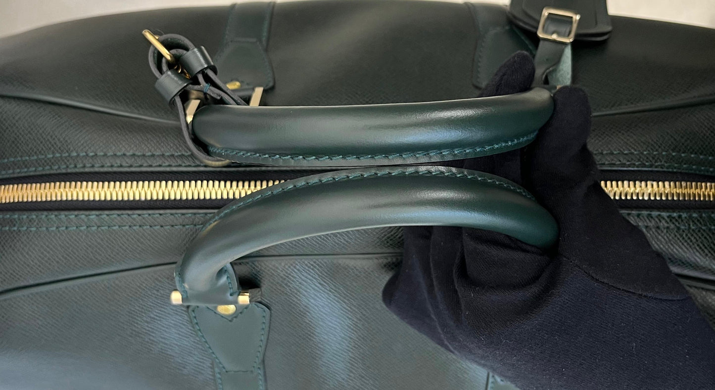Louis Vuitton Kendall PM Taiga Leder
