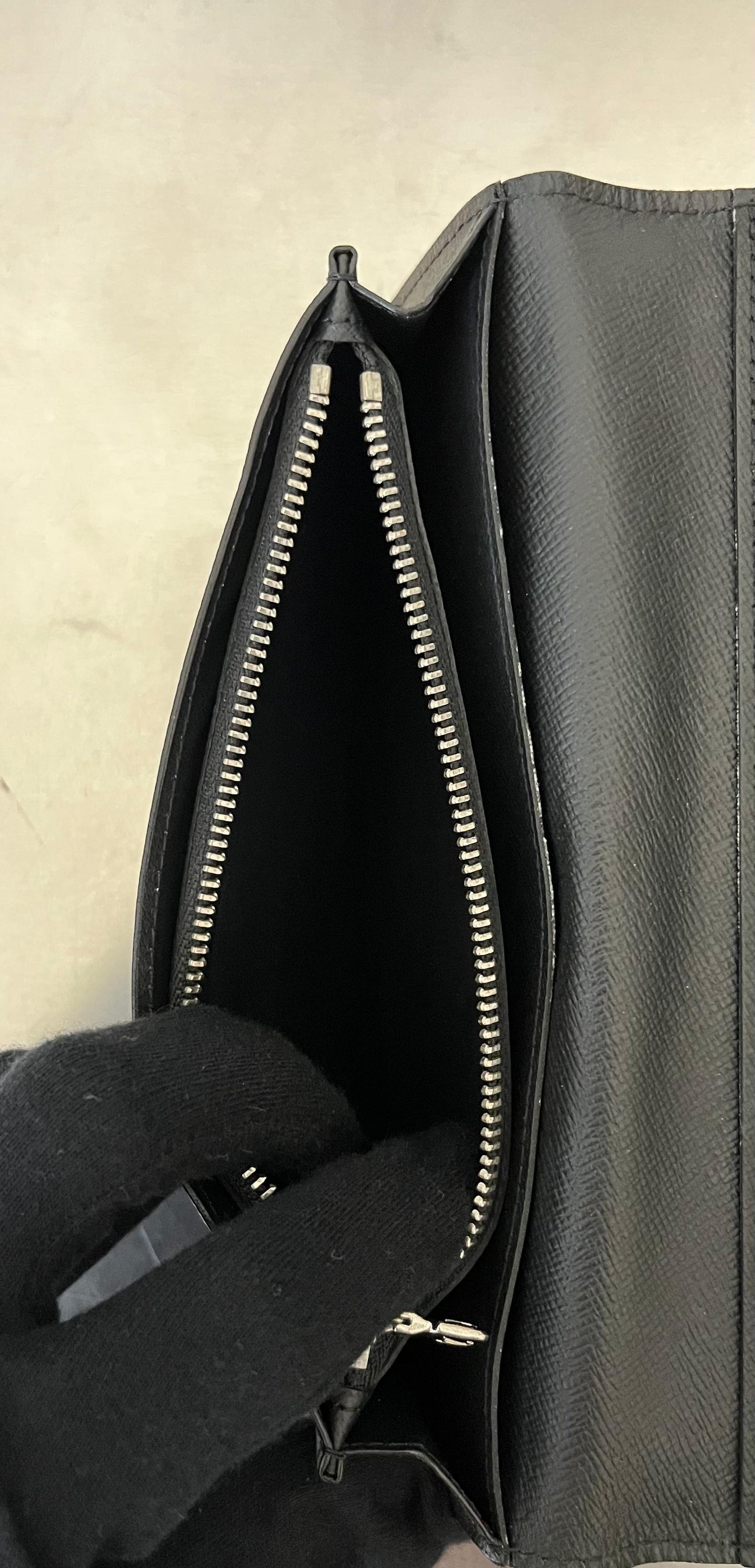 Louis Vuitton Brazza Epi