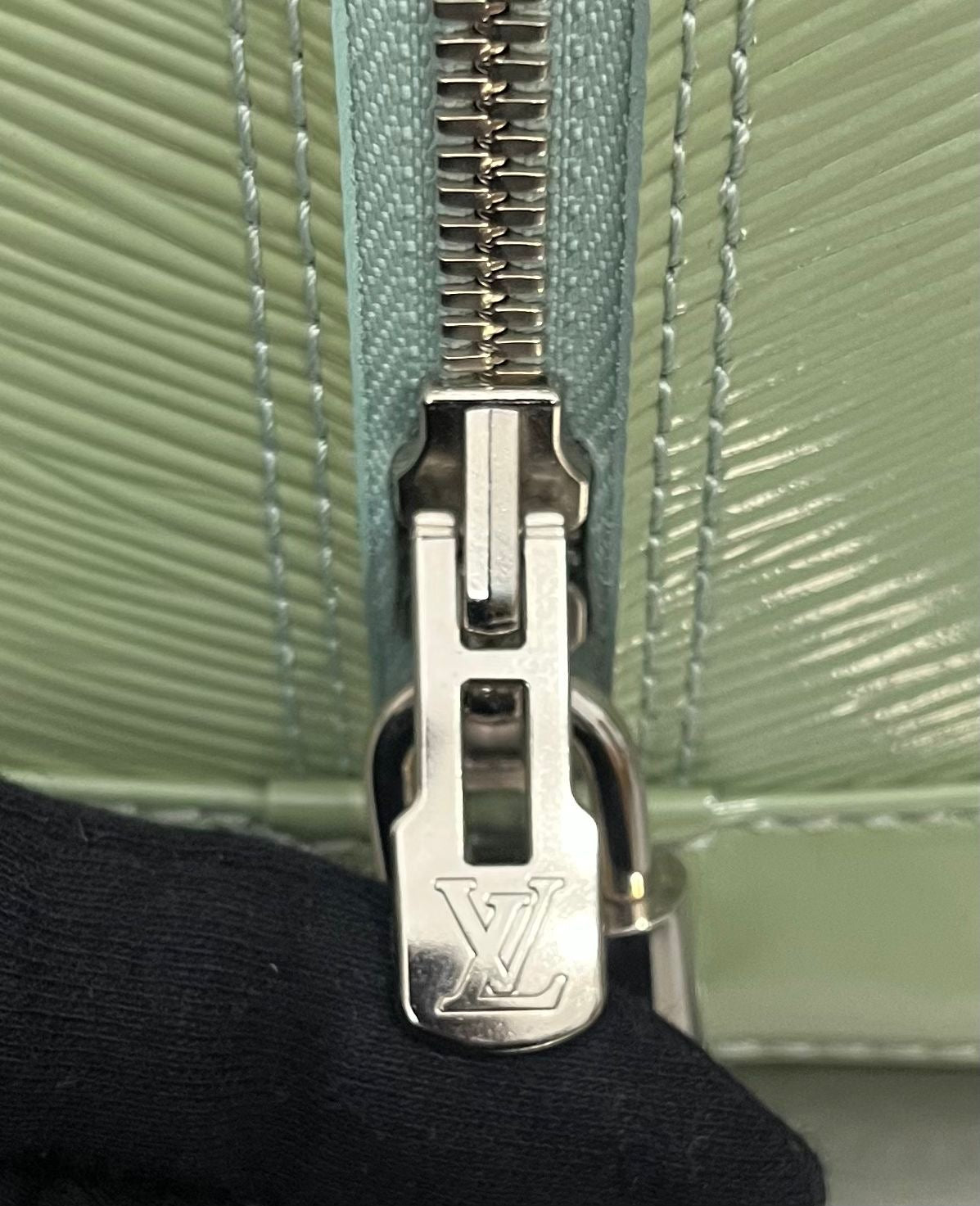 Louis Vuitton Alma PM Epi Electric