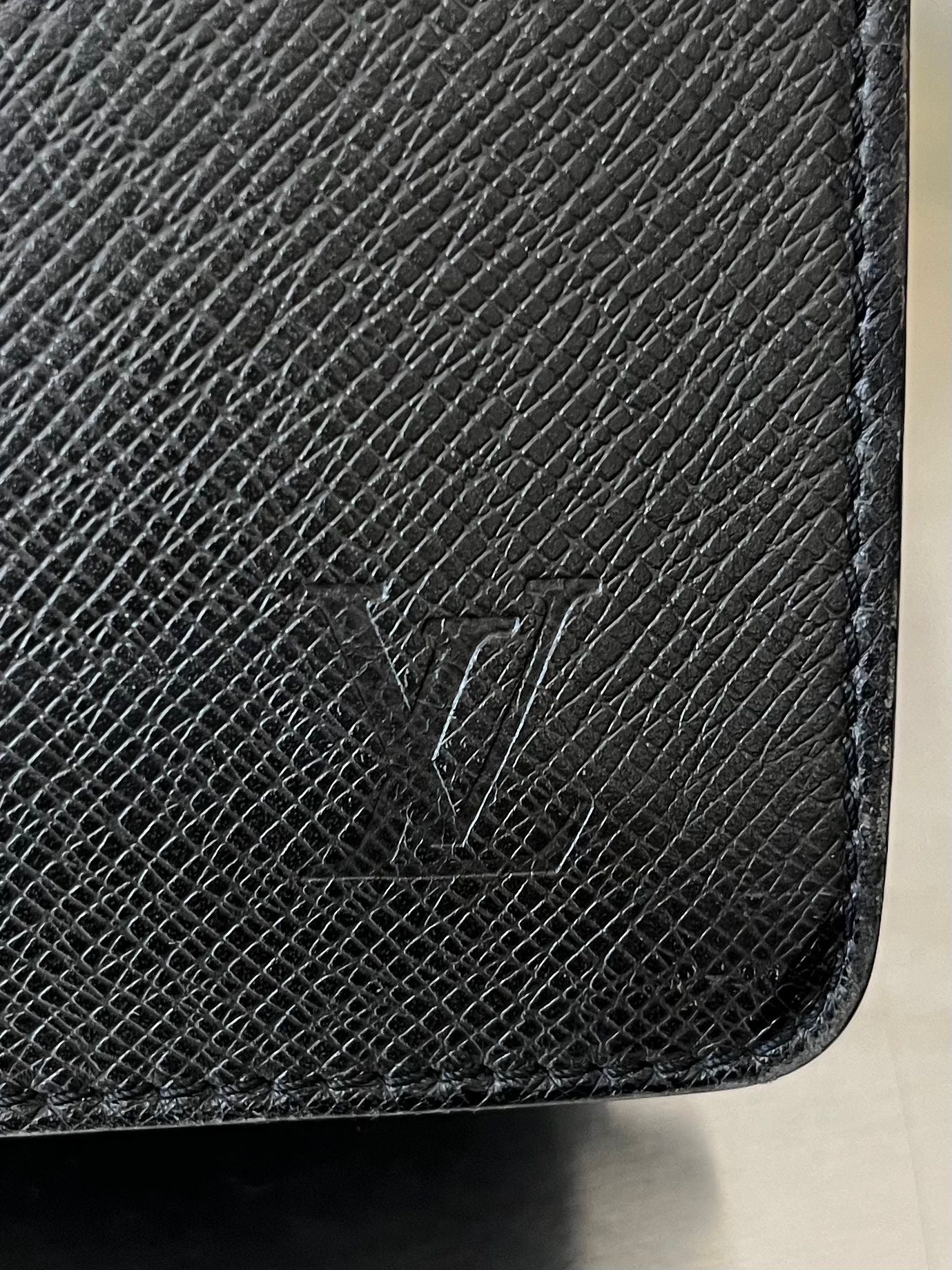 Louis Vuitton Neo Robusto 2 Taiga