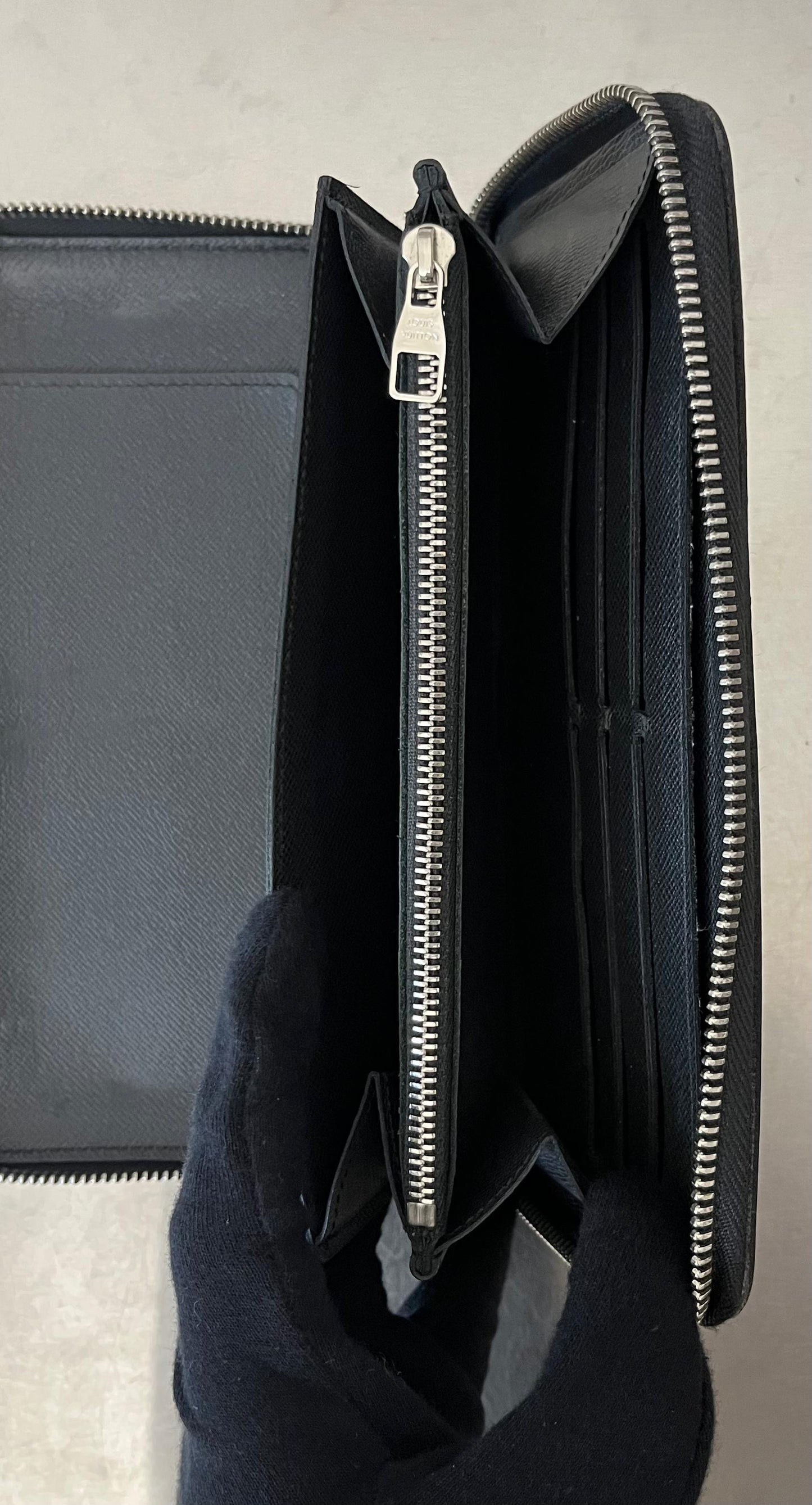 Louis Vuitton Zippy Organizer