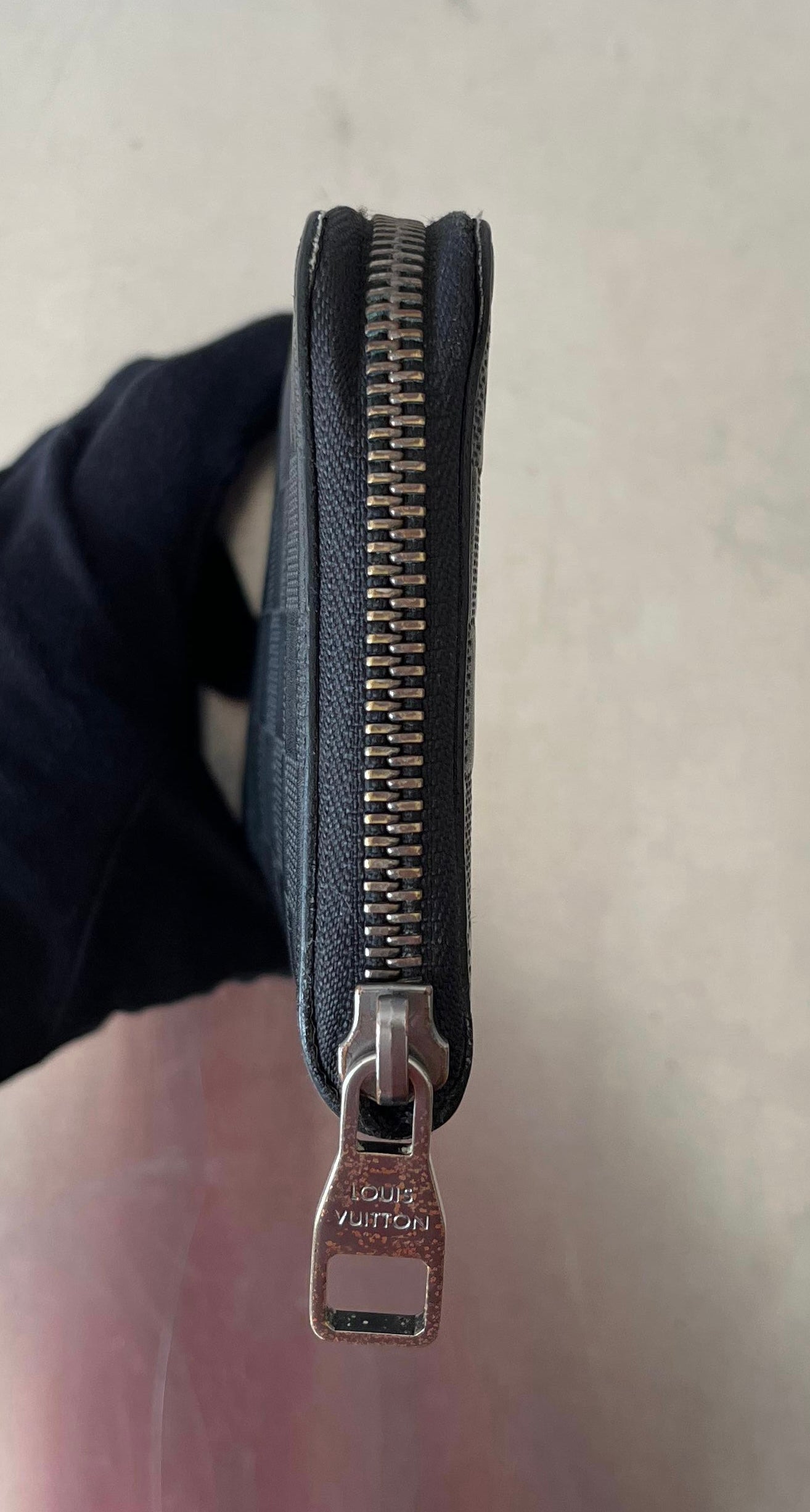 Louis Vuitton Zippy Vertical Infini Leder