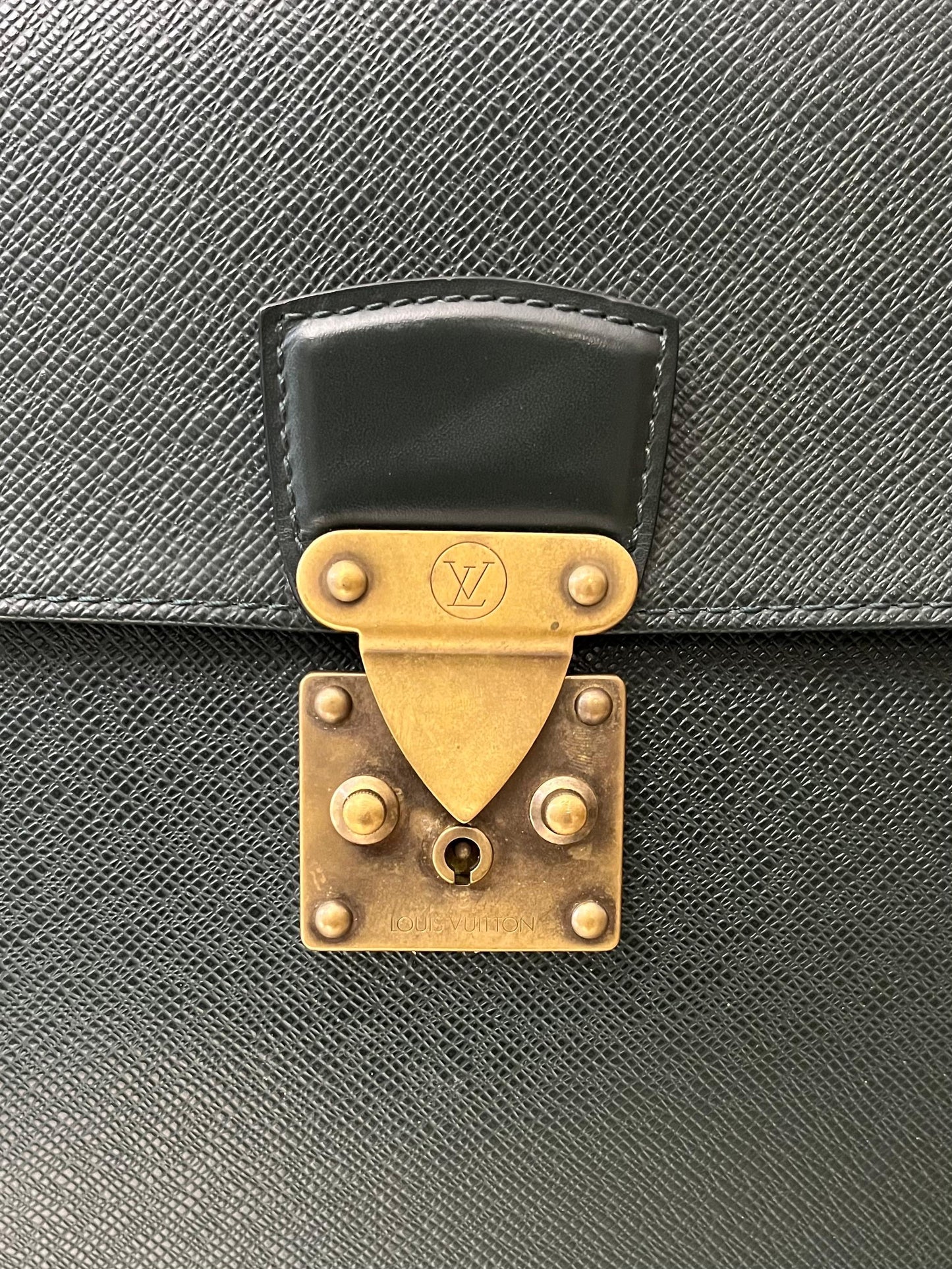 Louis Vuitton Serviette Kourad