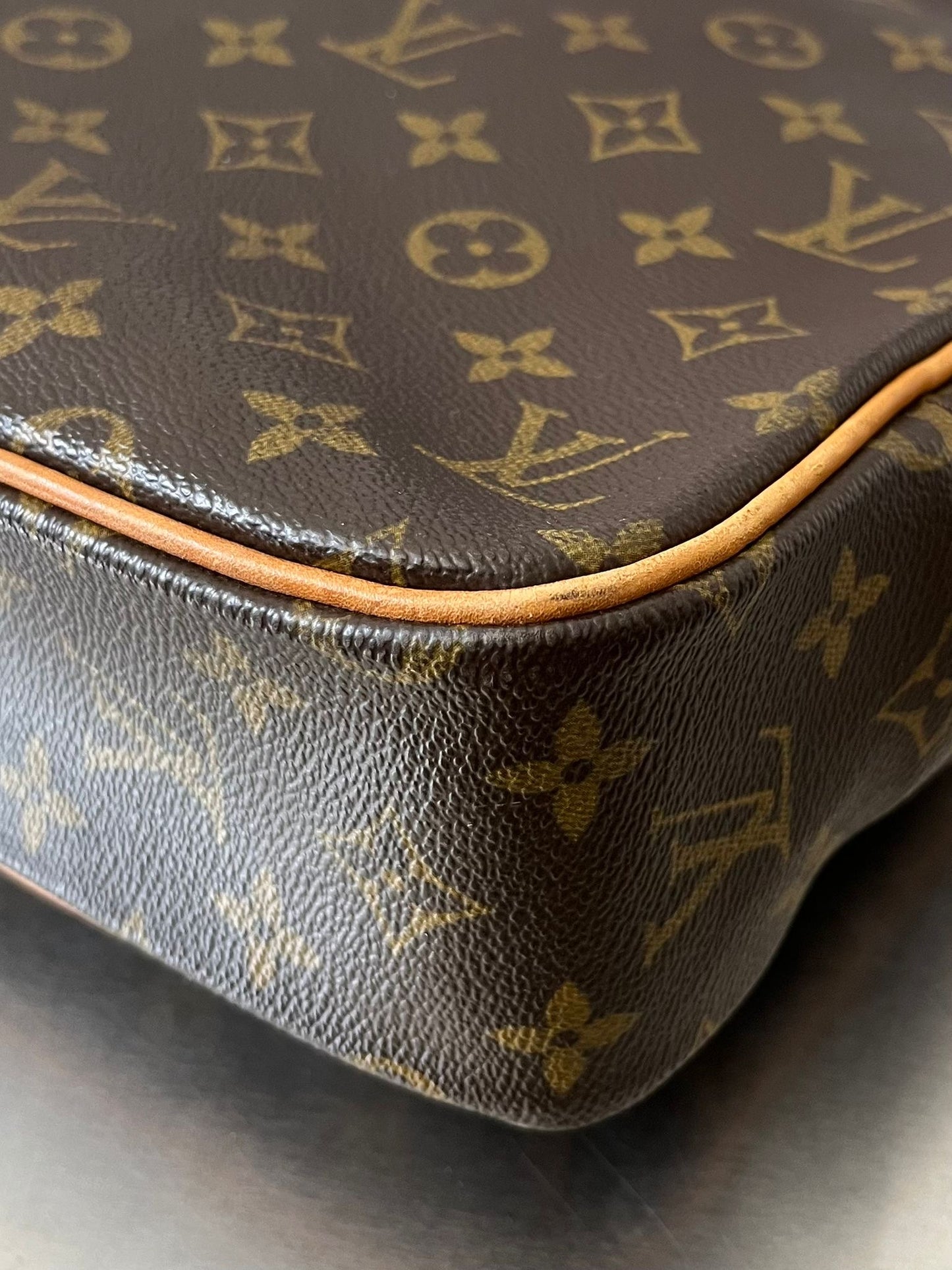 Louis Vuitton Porte Documents Pegase Monogram