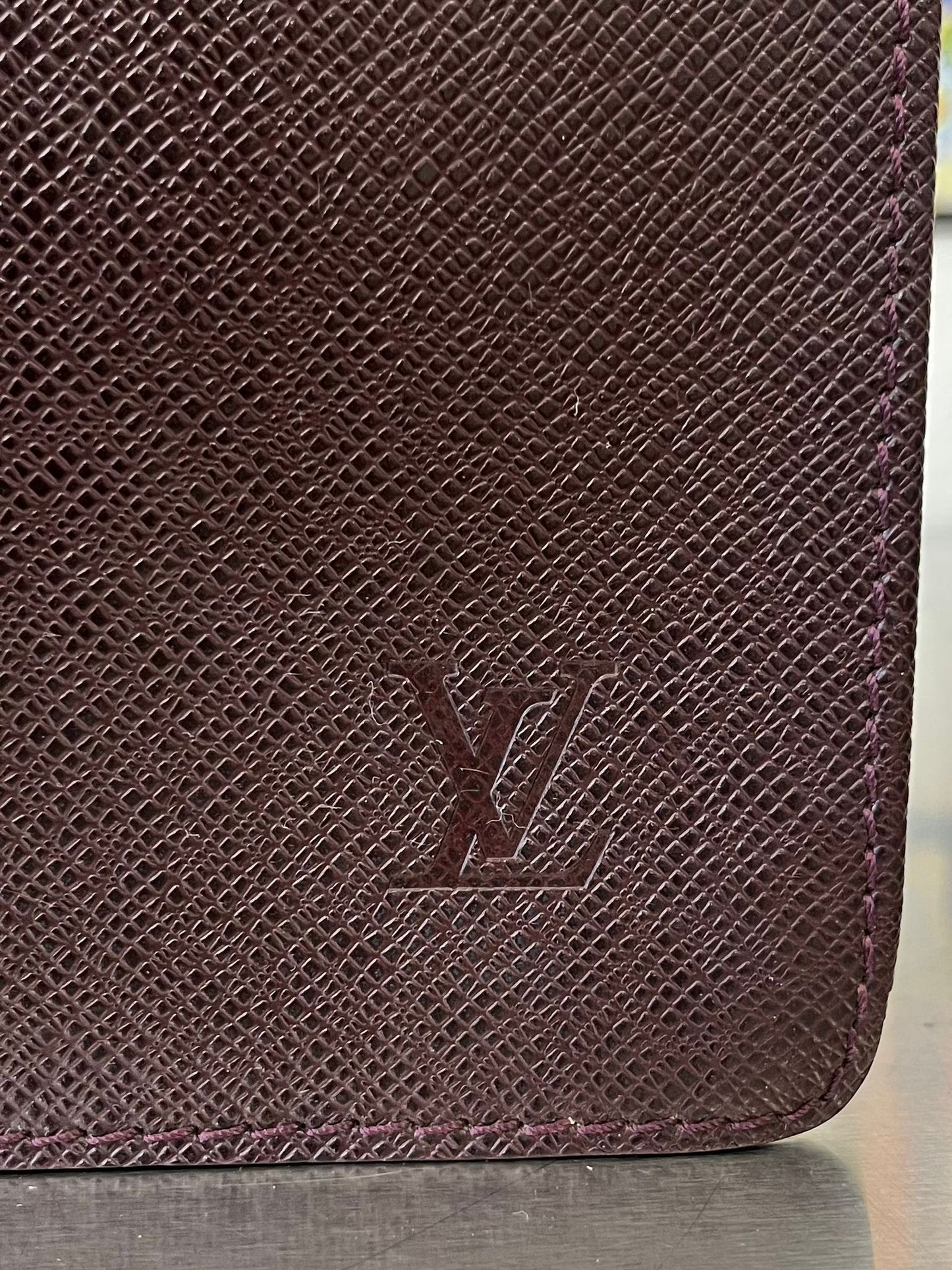 Louis Vuitton Serviette Kourad