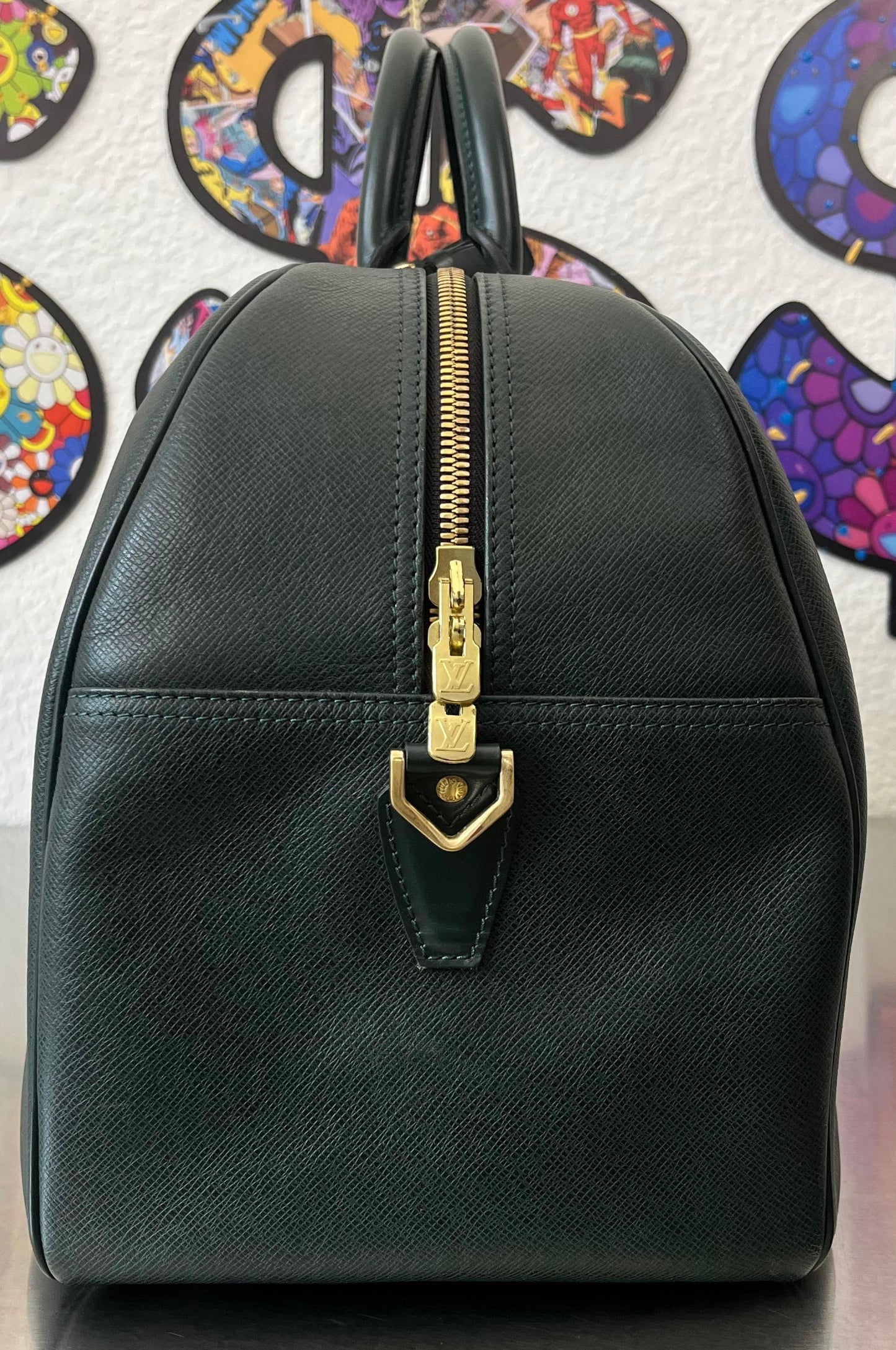 Louis Vuitton Kendall PM Taiga Leder