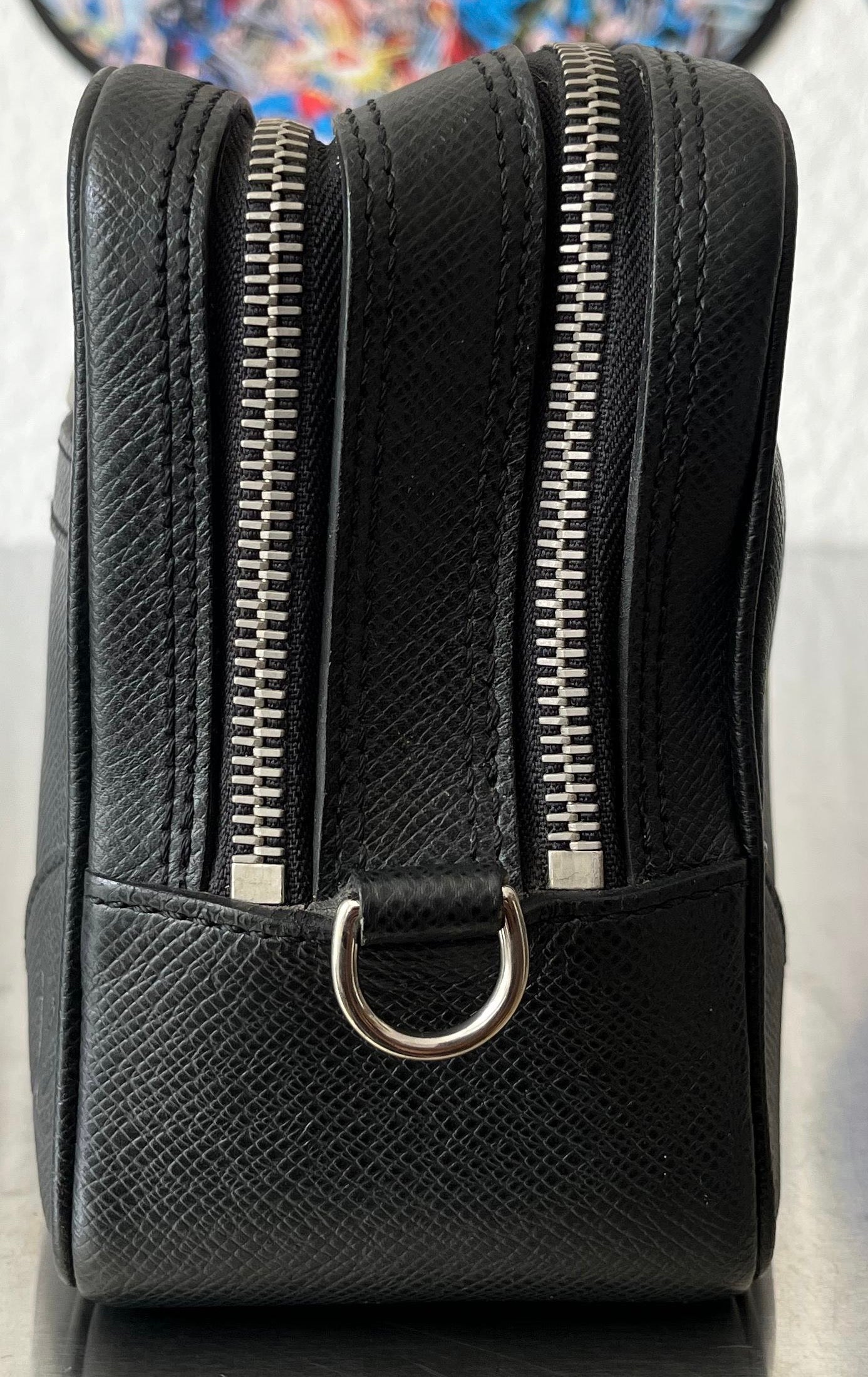 Louis Vuitton Pavel Taiga Leder