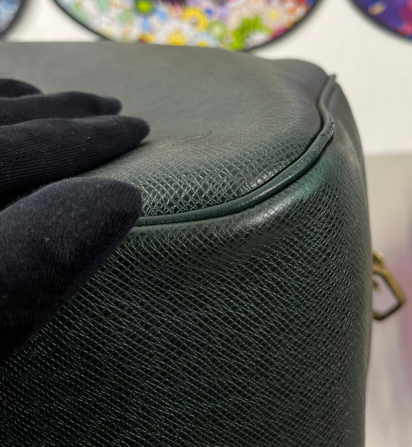 Louis Vuitton Kendall GM Taiga Leder