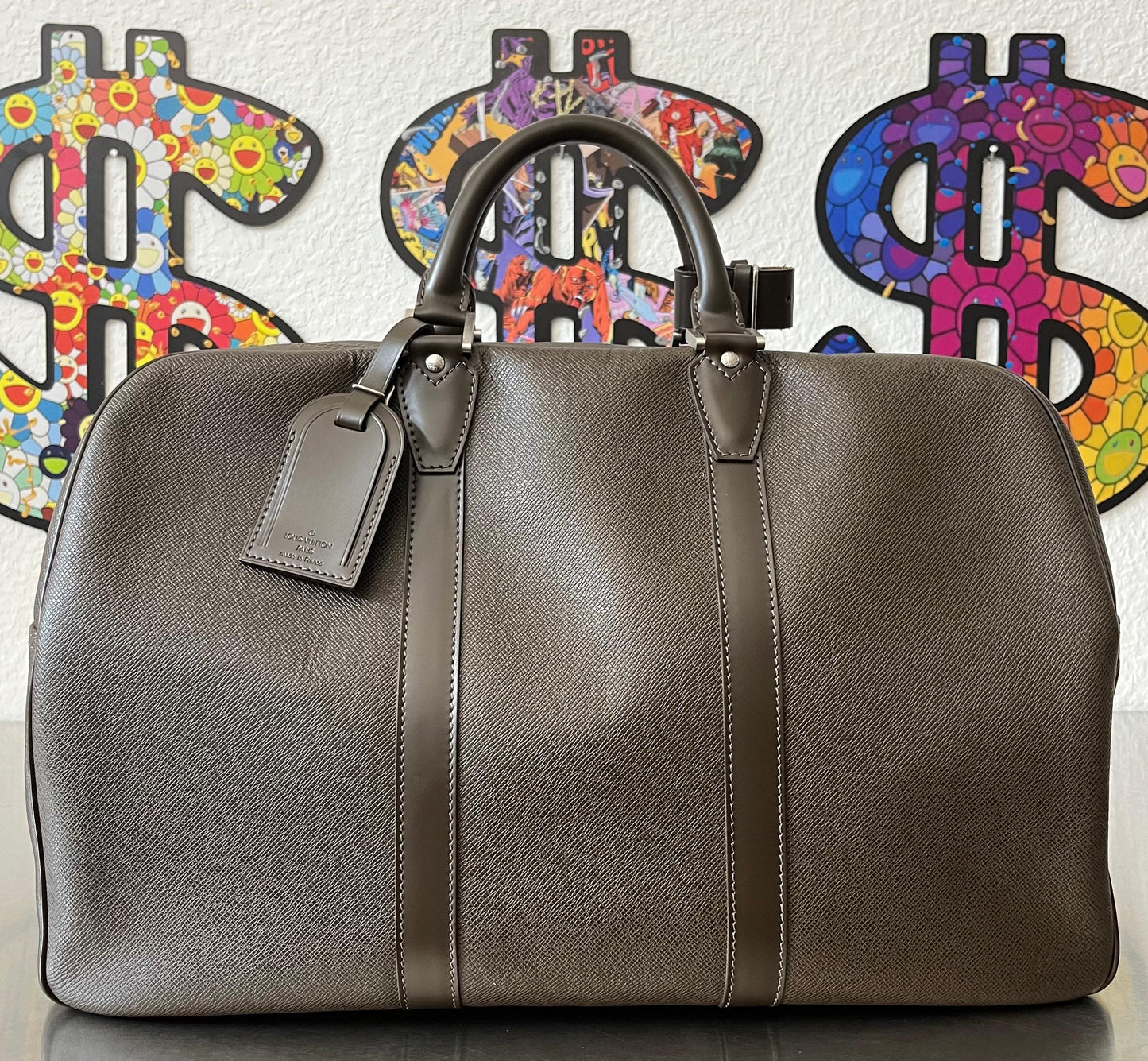 Louis Vuitton Kendall PM Taiga Leder