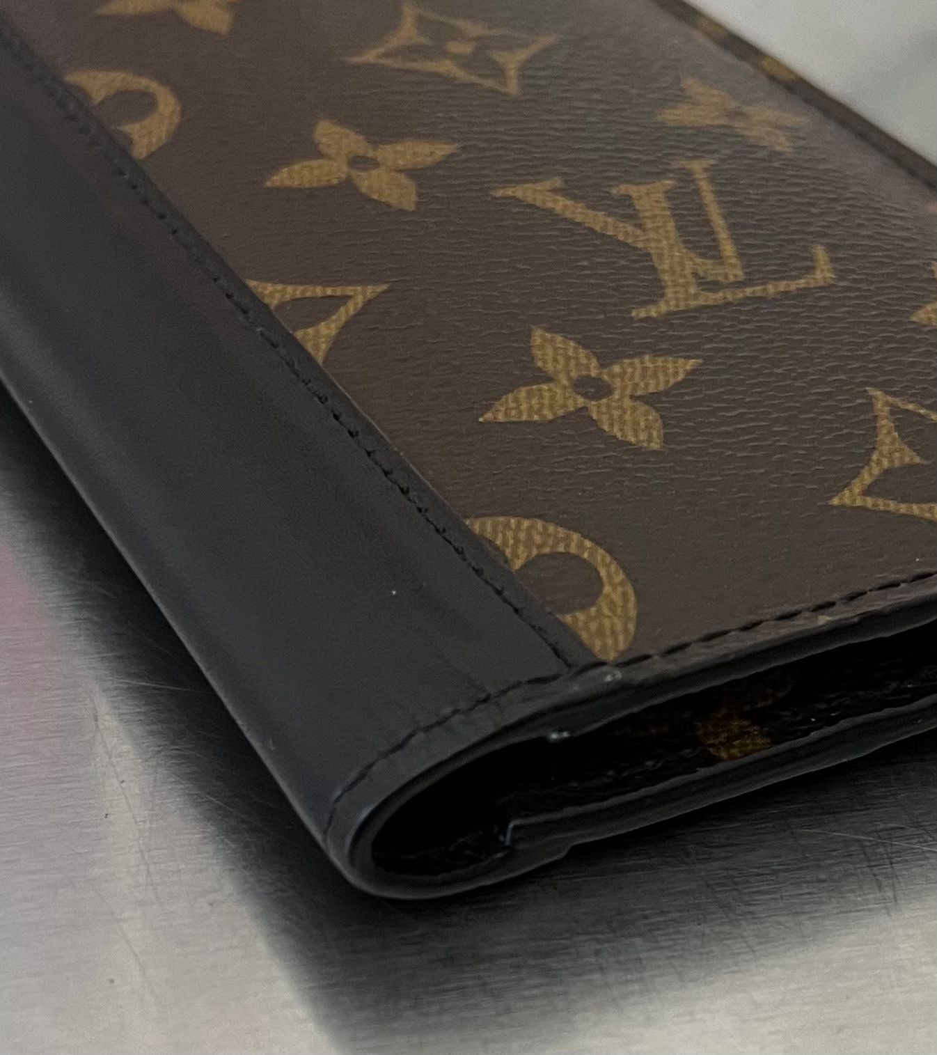 Louis Vuitton Brazza Macassar