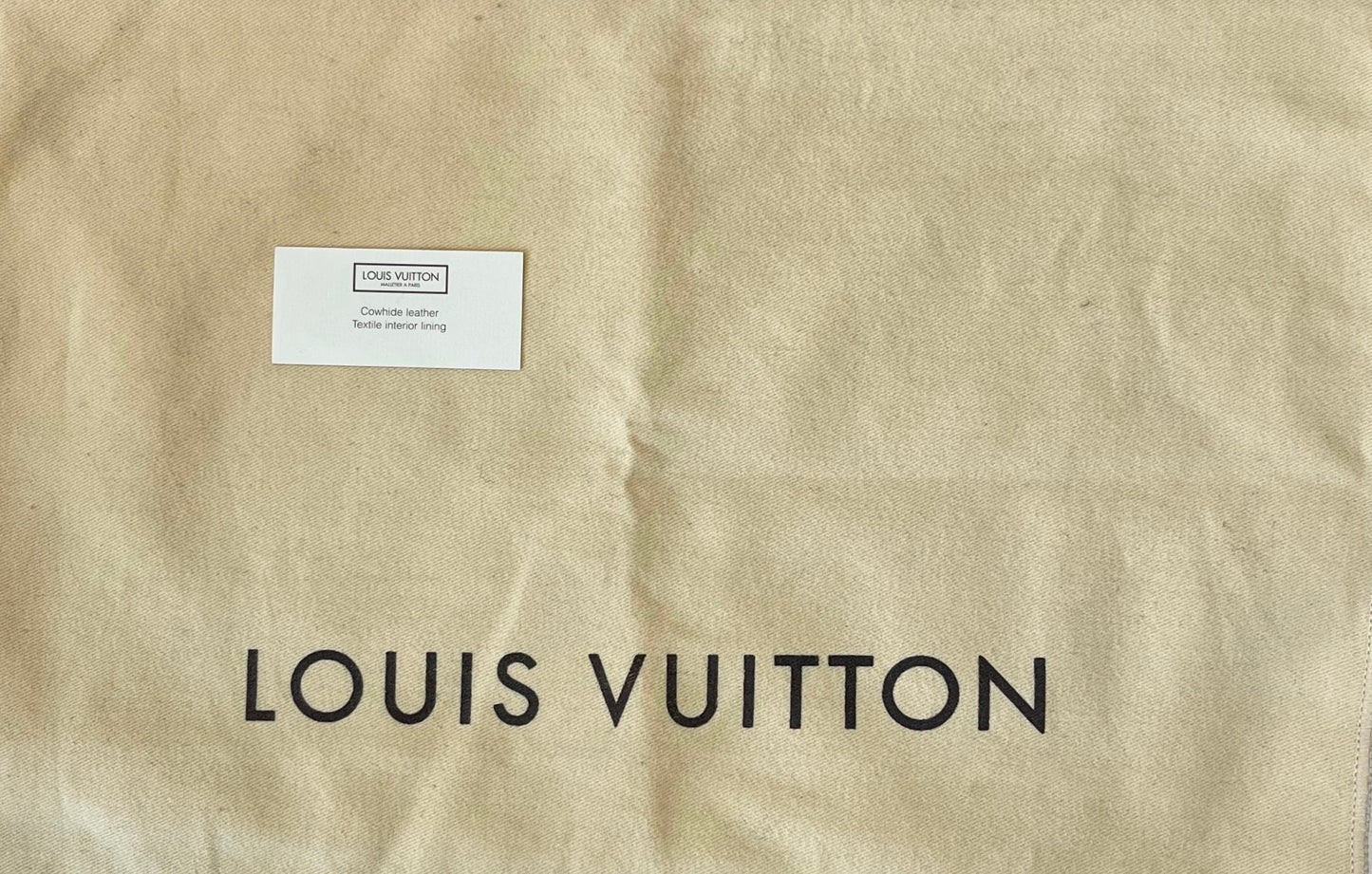 Louis Vuitton Pavel Taiga Leder