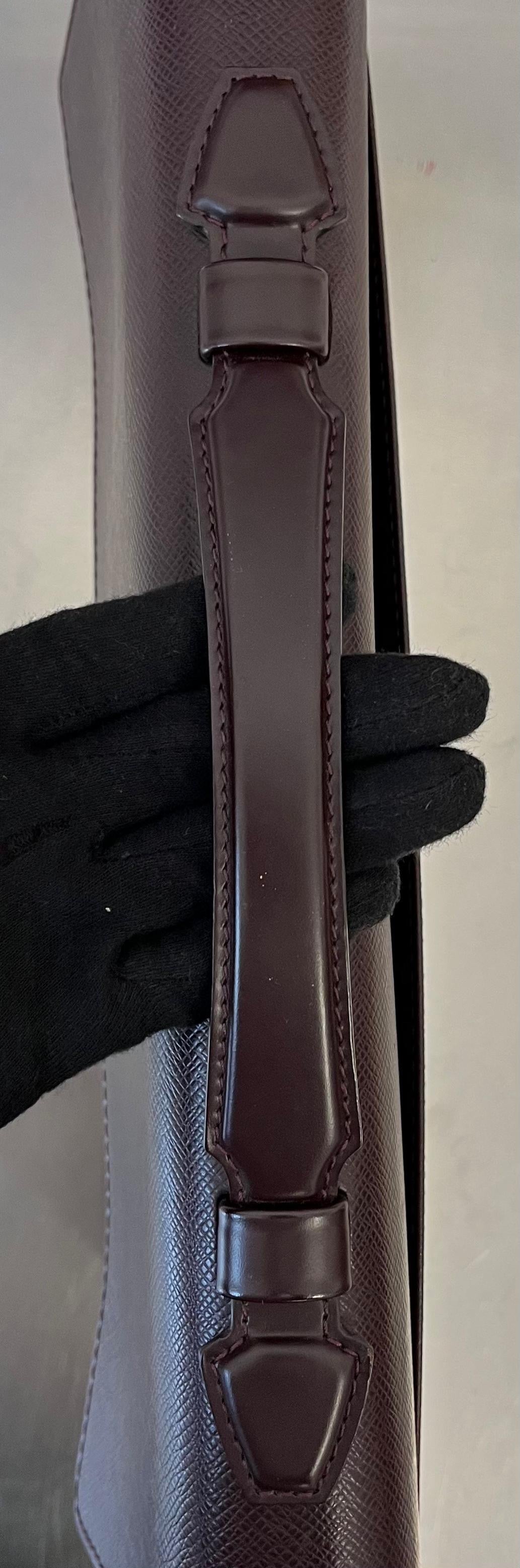 Louis Vuitton Serviette Kourad