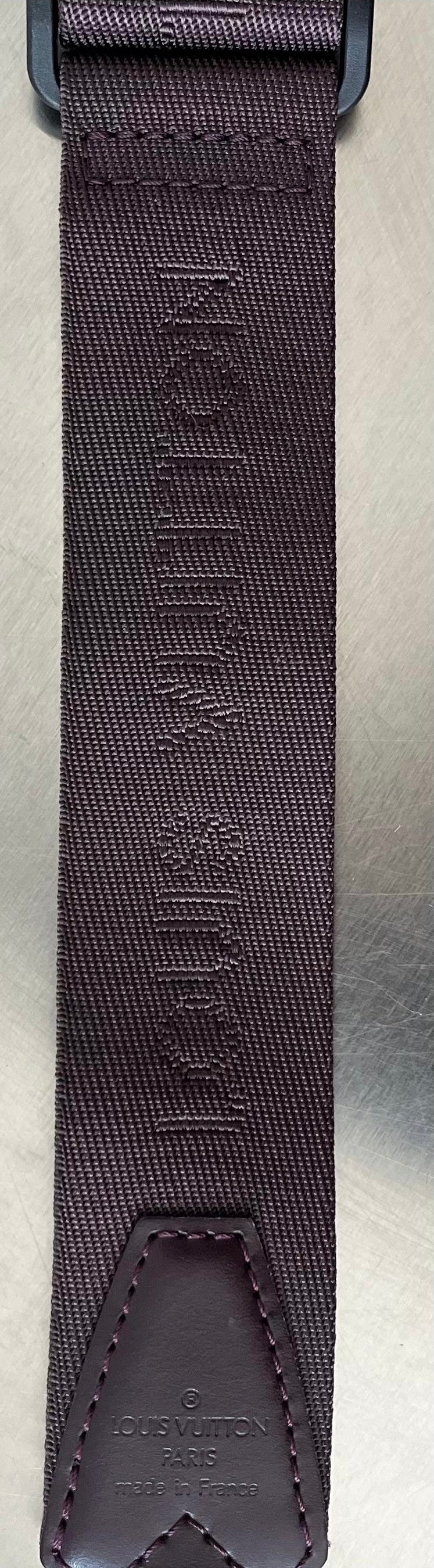 Louis Vuitton Kendall PM Taiga Leder