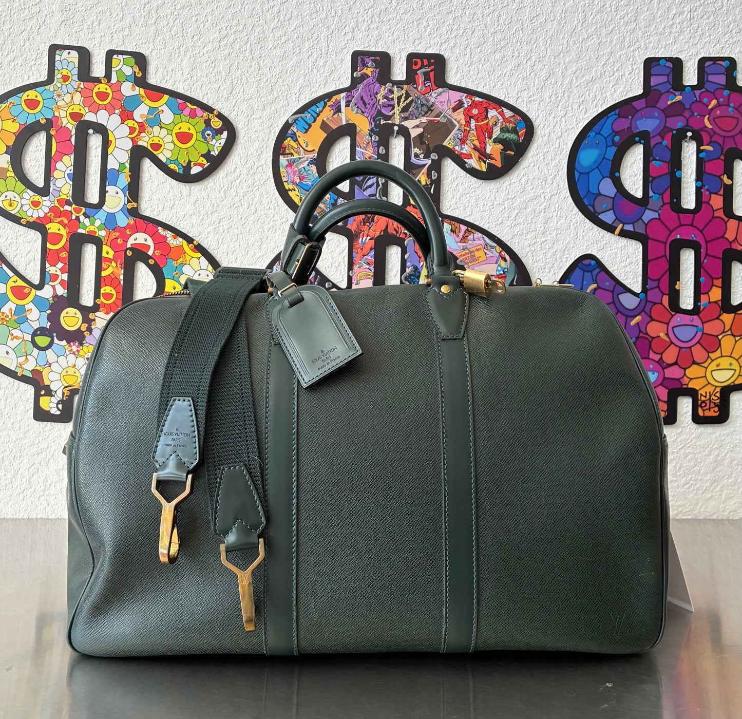 Louis Vuitton Kendall PM Taiga Leder