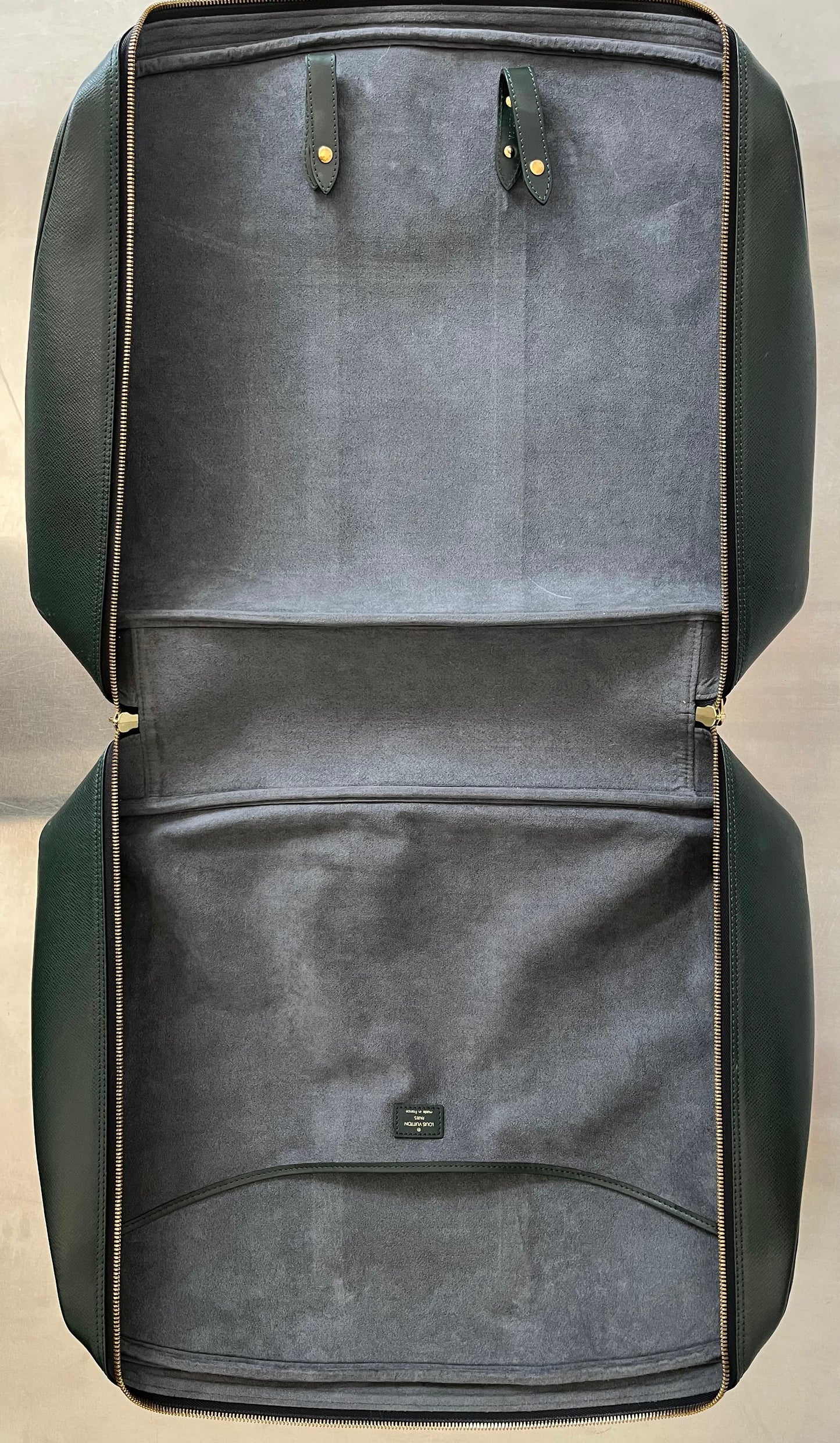 Louis Vuitton Helanga Taiga