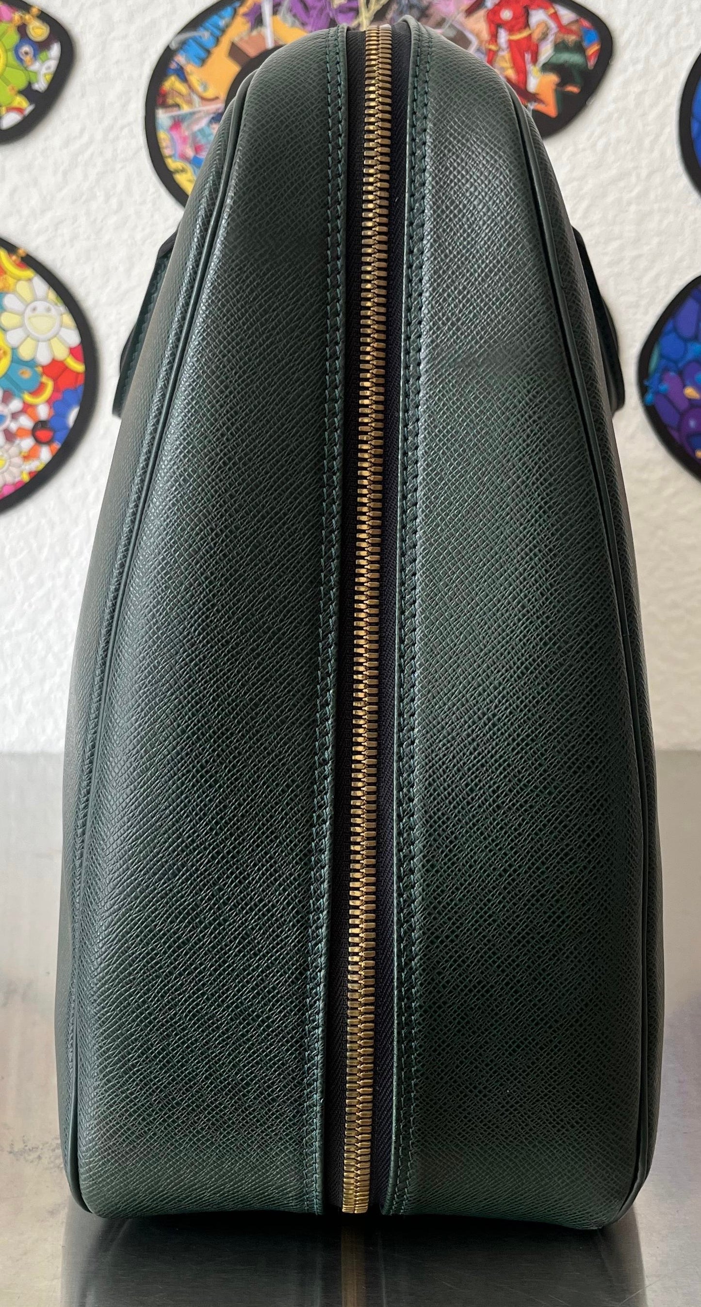 Louis Vuitton Helanga Taiga